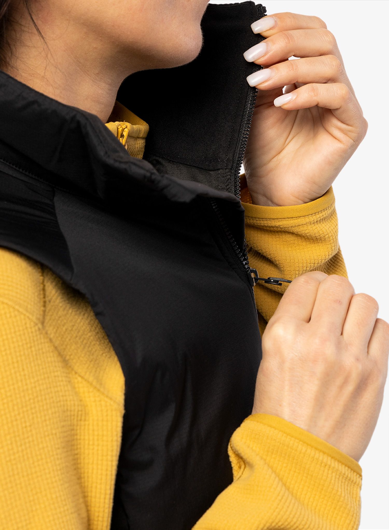 Жилет жіночий Arcteryx Atom Vest - black