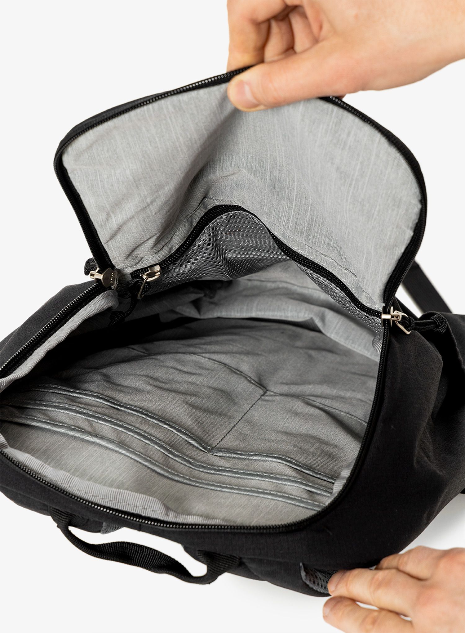 Рюкзак міський Deuter Step Out 16 - black