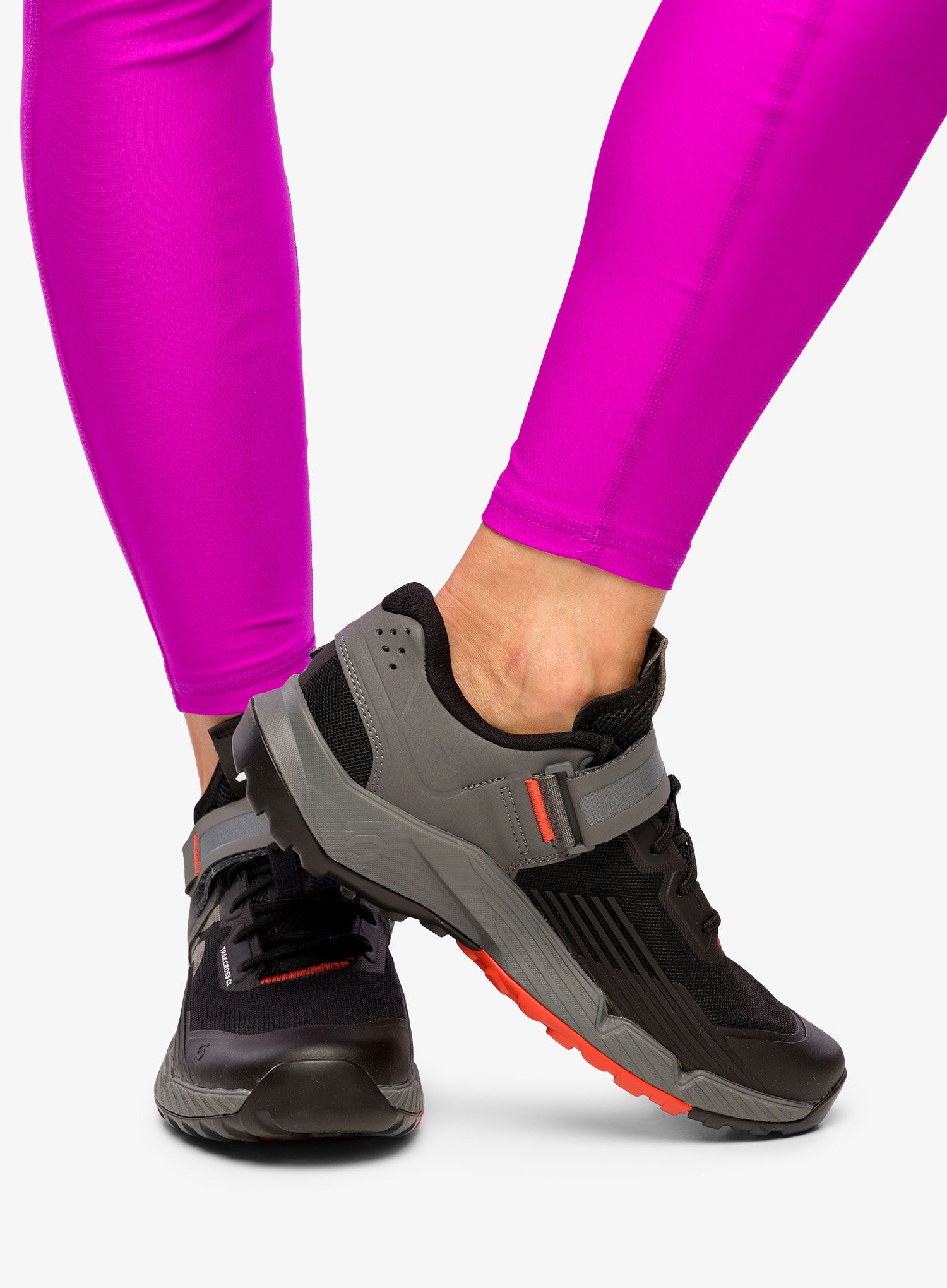 Черевики жіночі Five Ten Trailcross Clip-in - core black/grey three/red