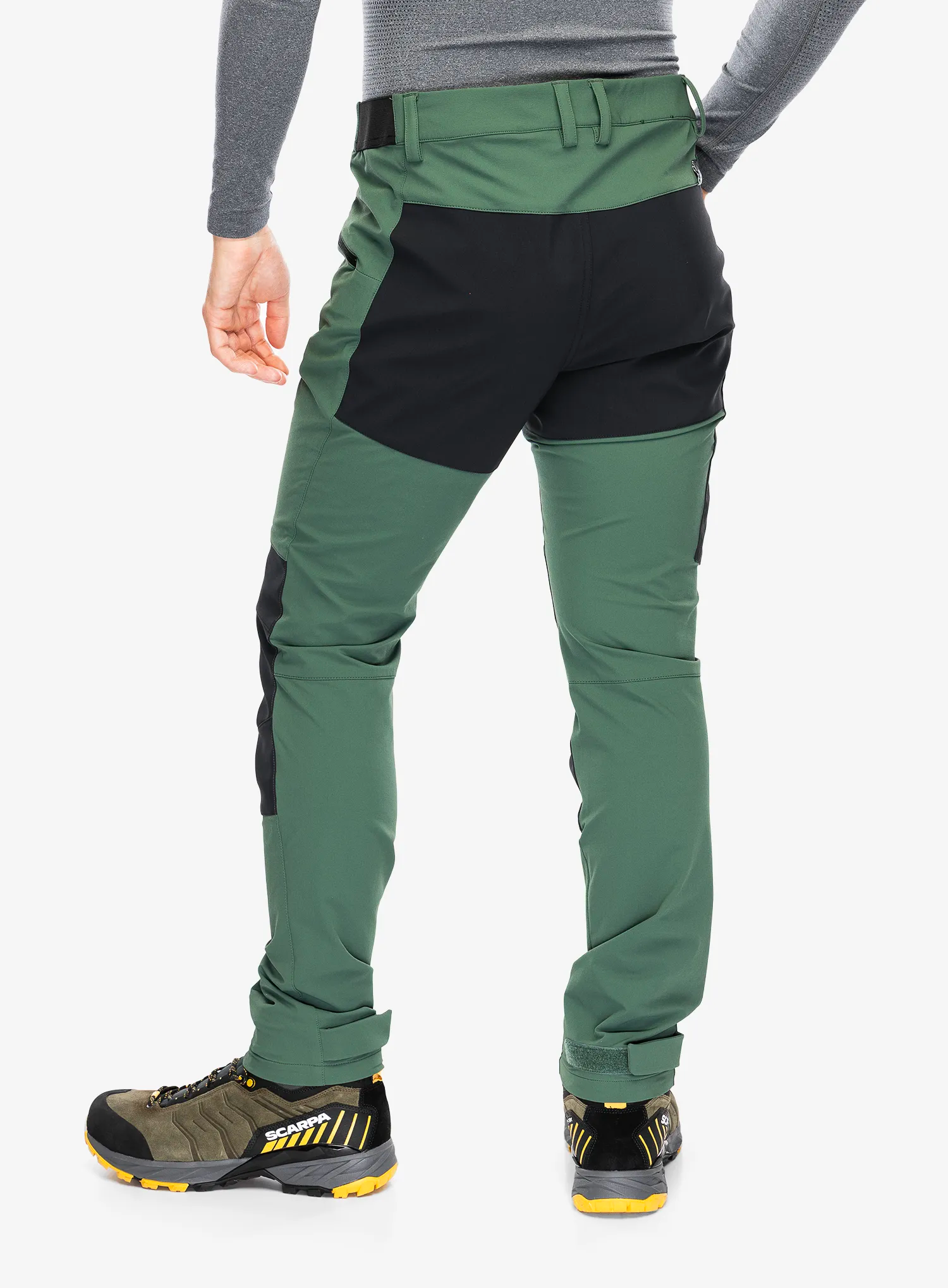 Штани трекінгові Haglofs Rugged Slim Pant - fjell green/true black