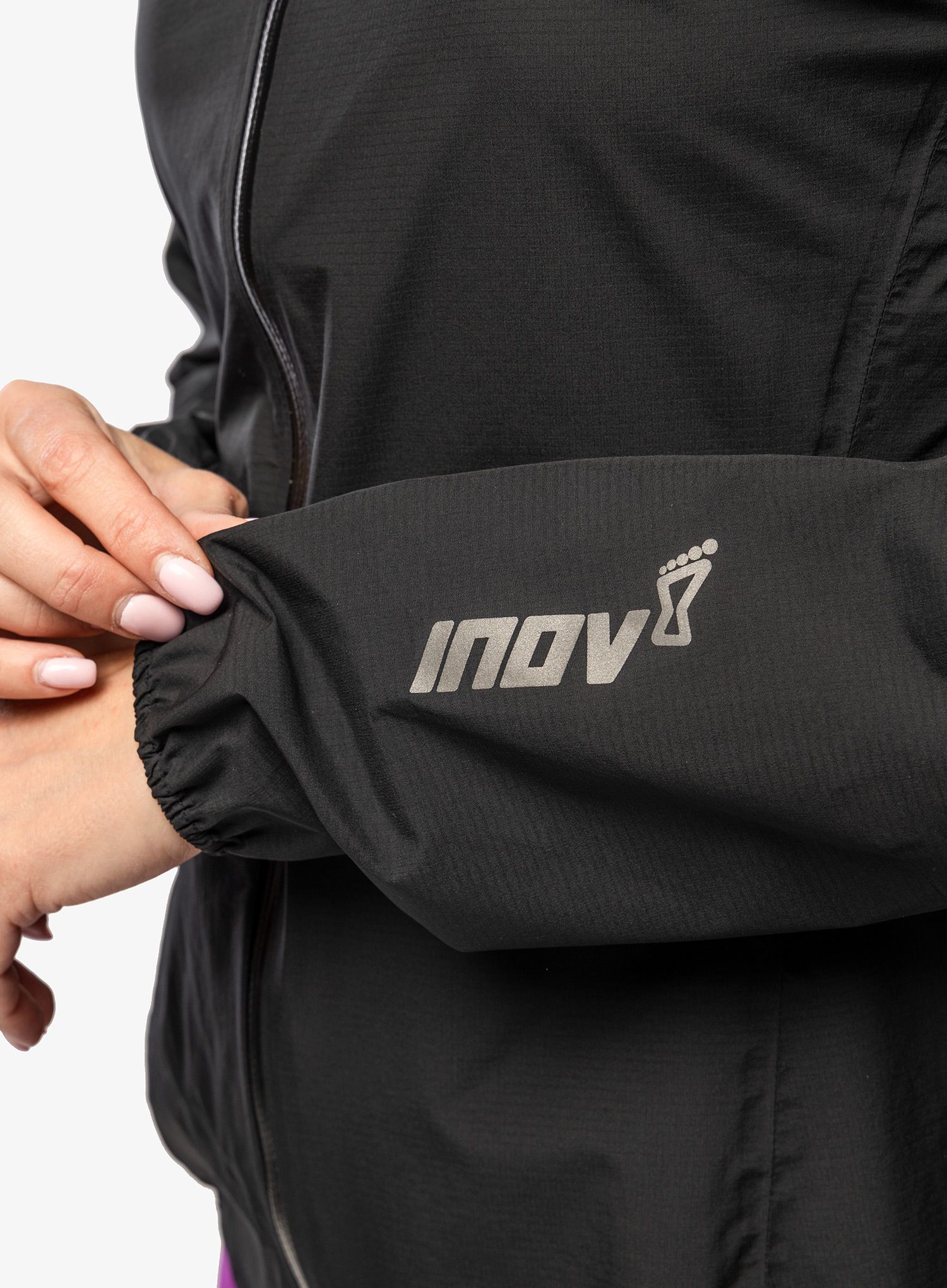 Куртка для бігу жіноча Inov-8 Stormshell FZ V2 - black