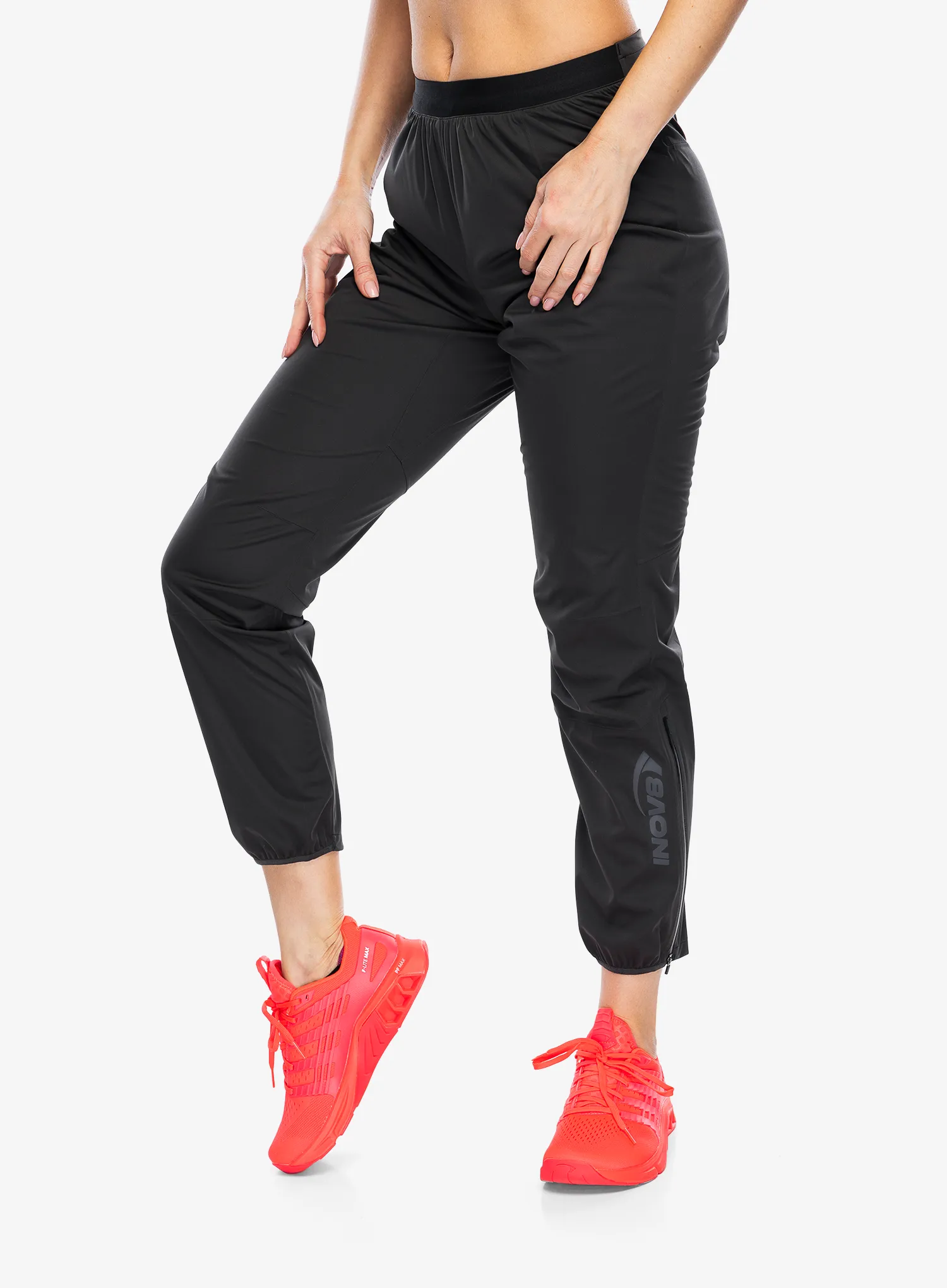 Штани для бігу жіночі Inov-8 Trailpant - black/black