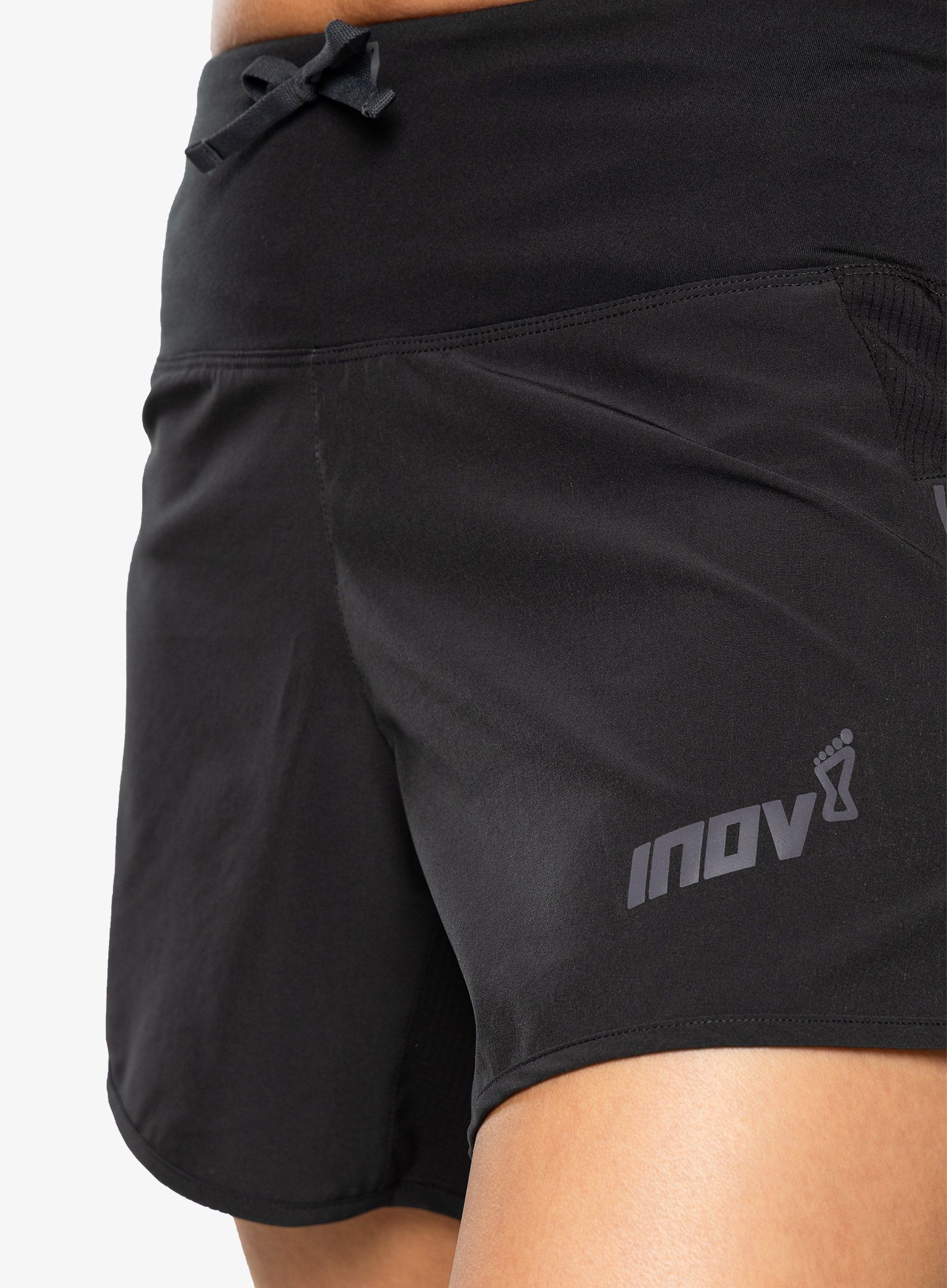 Шорти для бігу жіночі Inov-8 Train Lite 5 Short - black