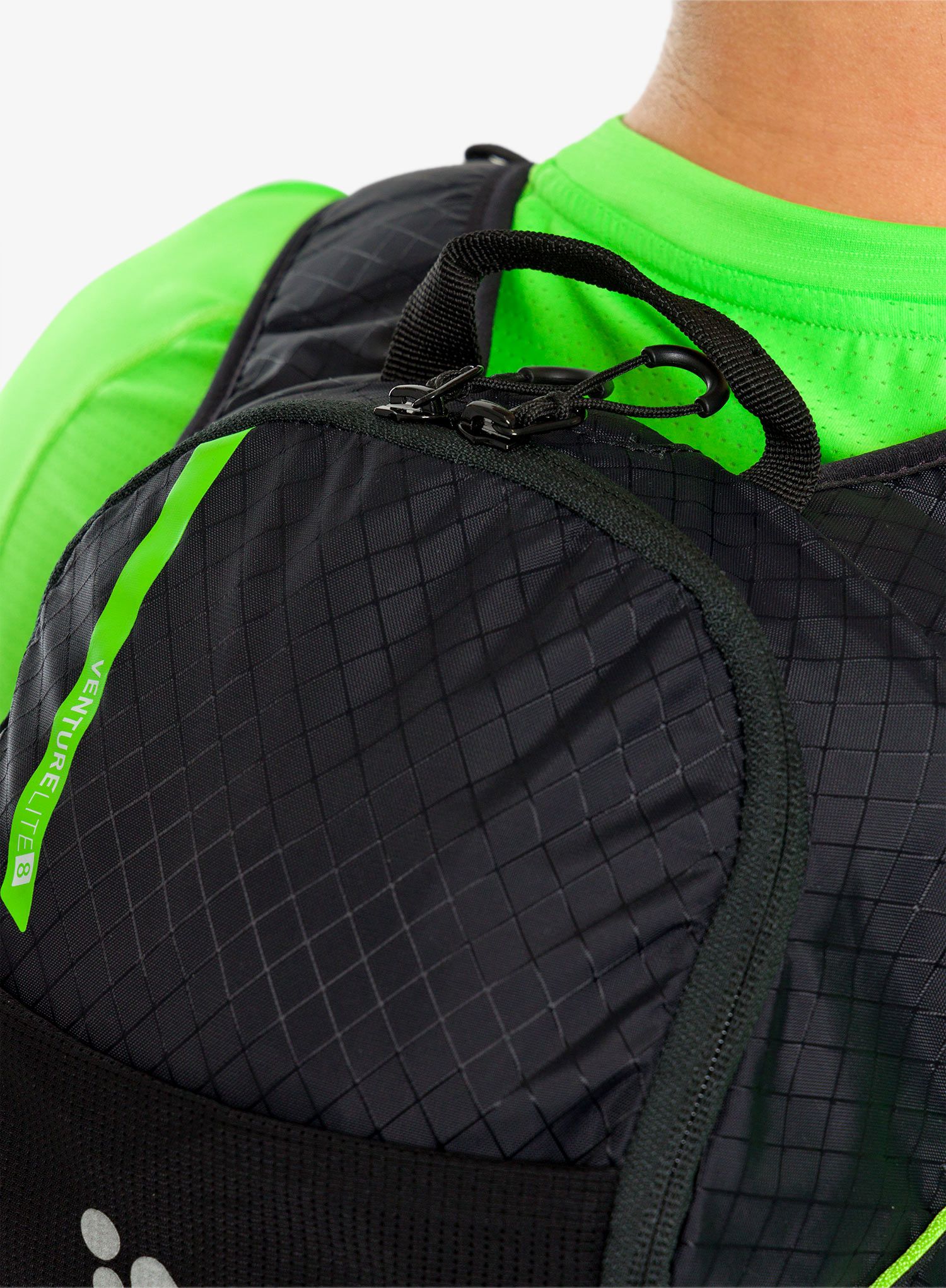 Рюкзак туристичний Inov-8 VentureLite 8 - black/green