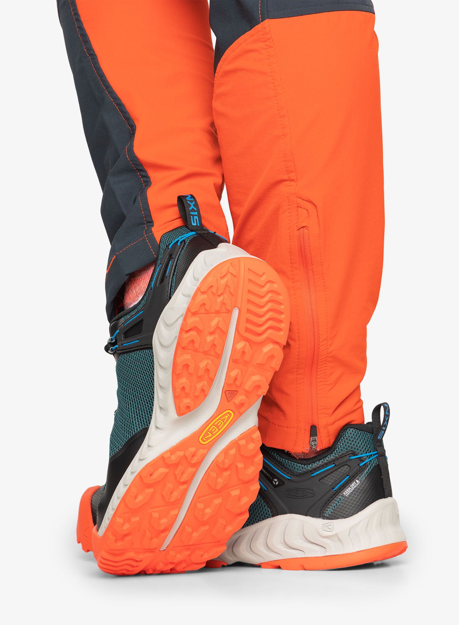 Черевики туристичні Keen Nxis Evo WP - sea moss/scarlet ibis