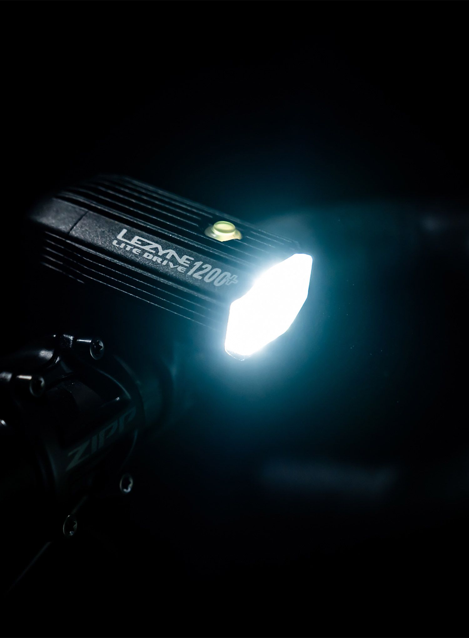 Ліхтарик велосипедний Lezyne Lite Drive 1200+ - satin black (1200 lm)