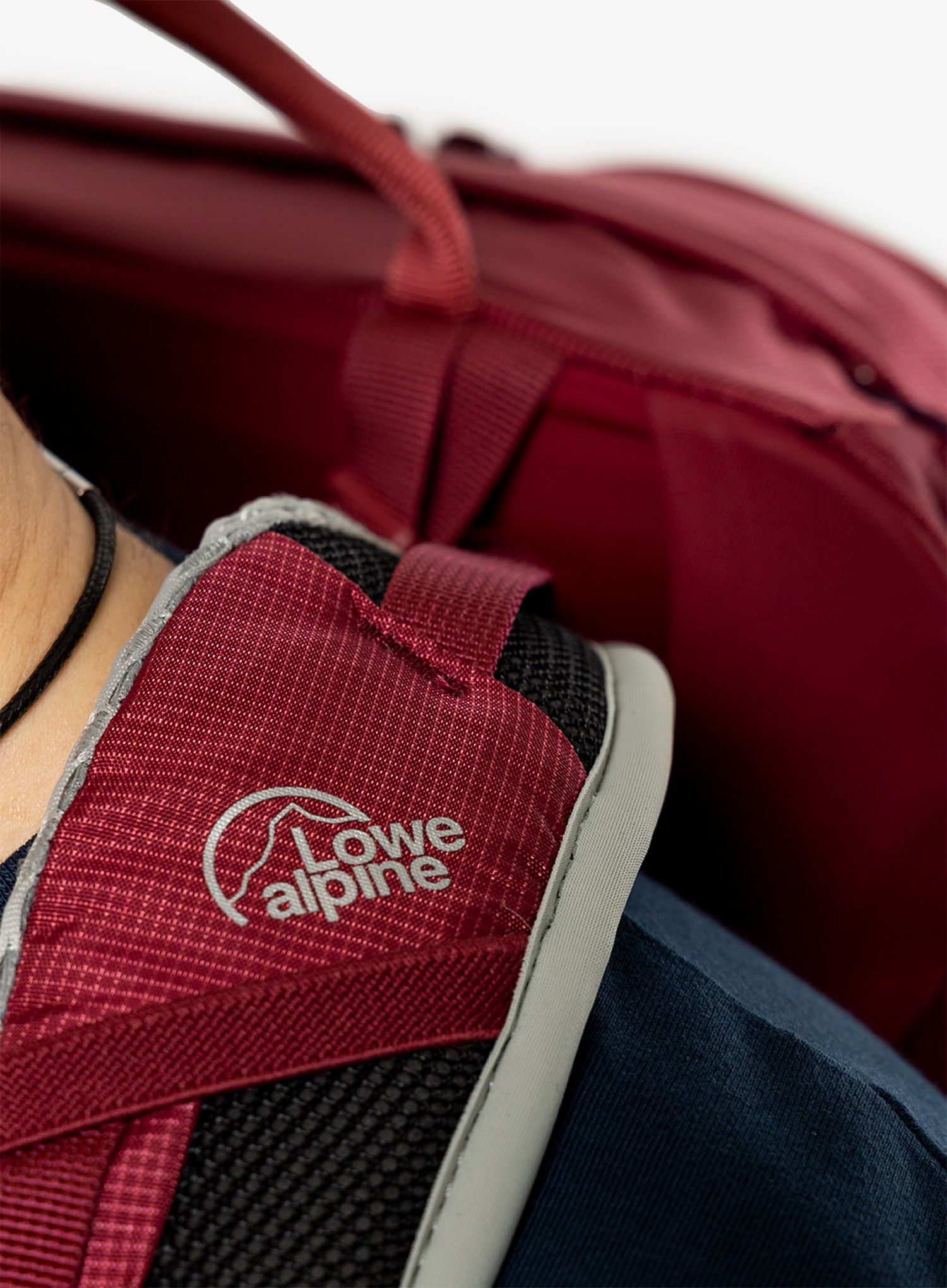 Рюкзак з вентиляцією спини Lowe Alpine AirZone Trek ND 26 - raspberry