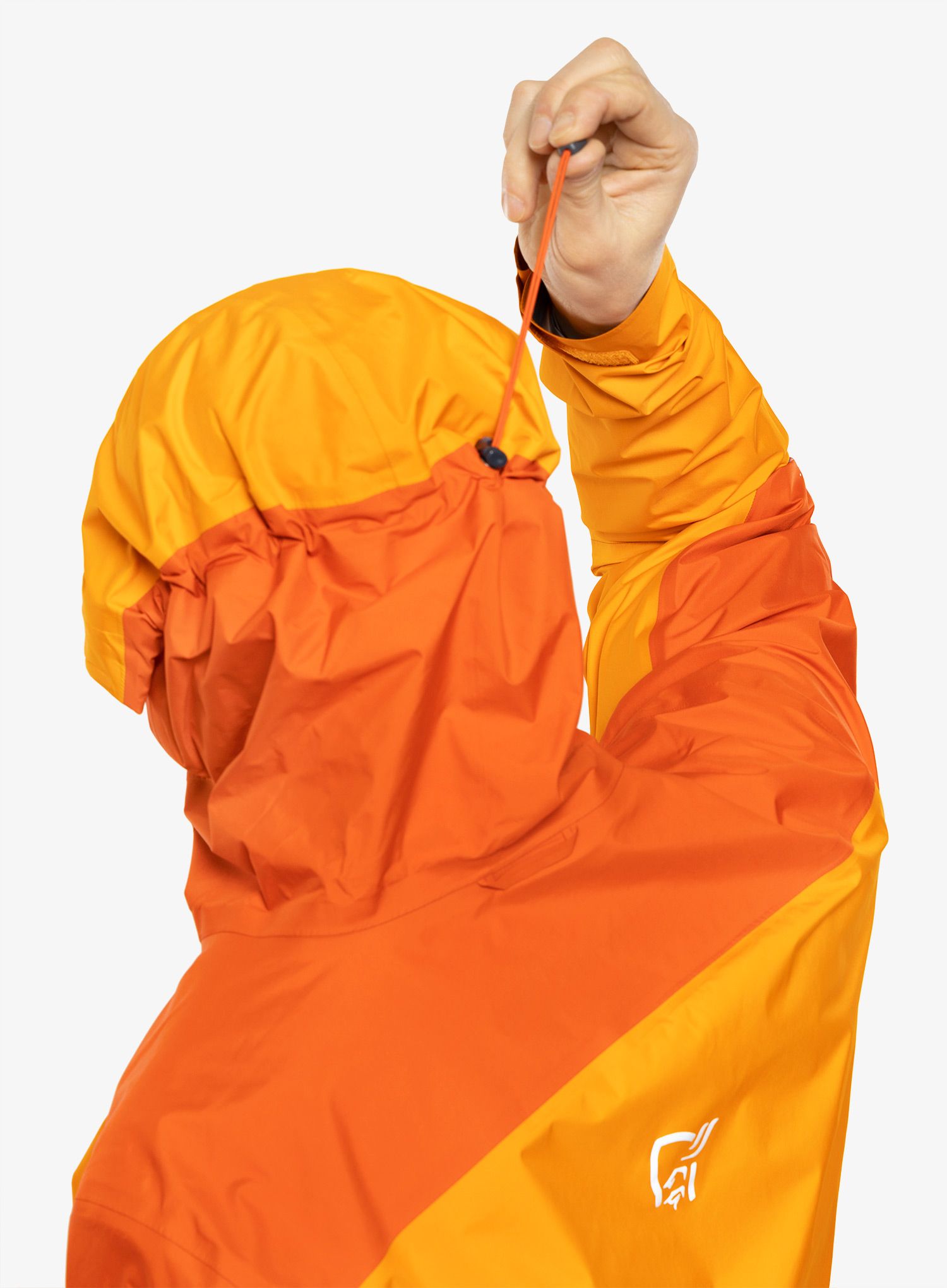 Куртка дощовик Norrona Falketind Gore-Tex Paclite Jacket - arednalin/orange popsicle