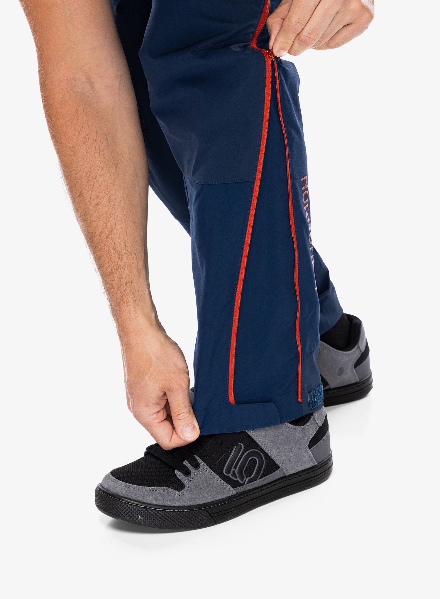 Штани Norrona Fjora Flex1 Pants - indigo night/rooibos tea