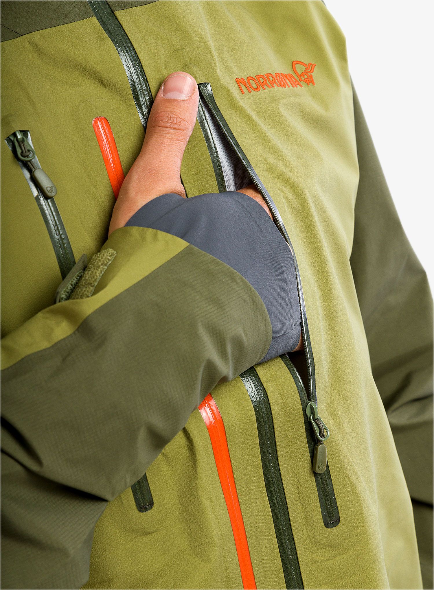 Куртка дощовик Norrona Lyngen Gore-Tex Jacket - olive drab/olive night
