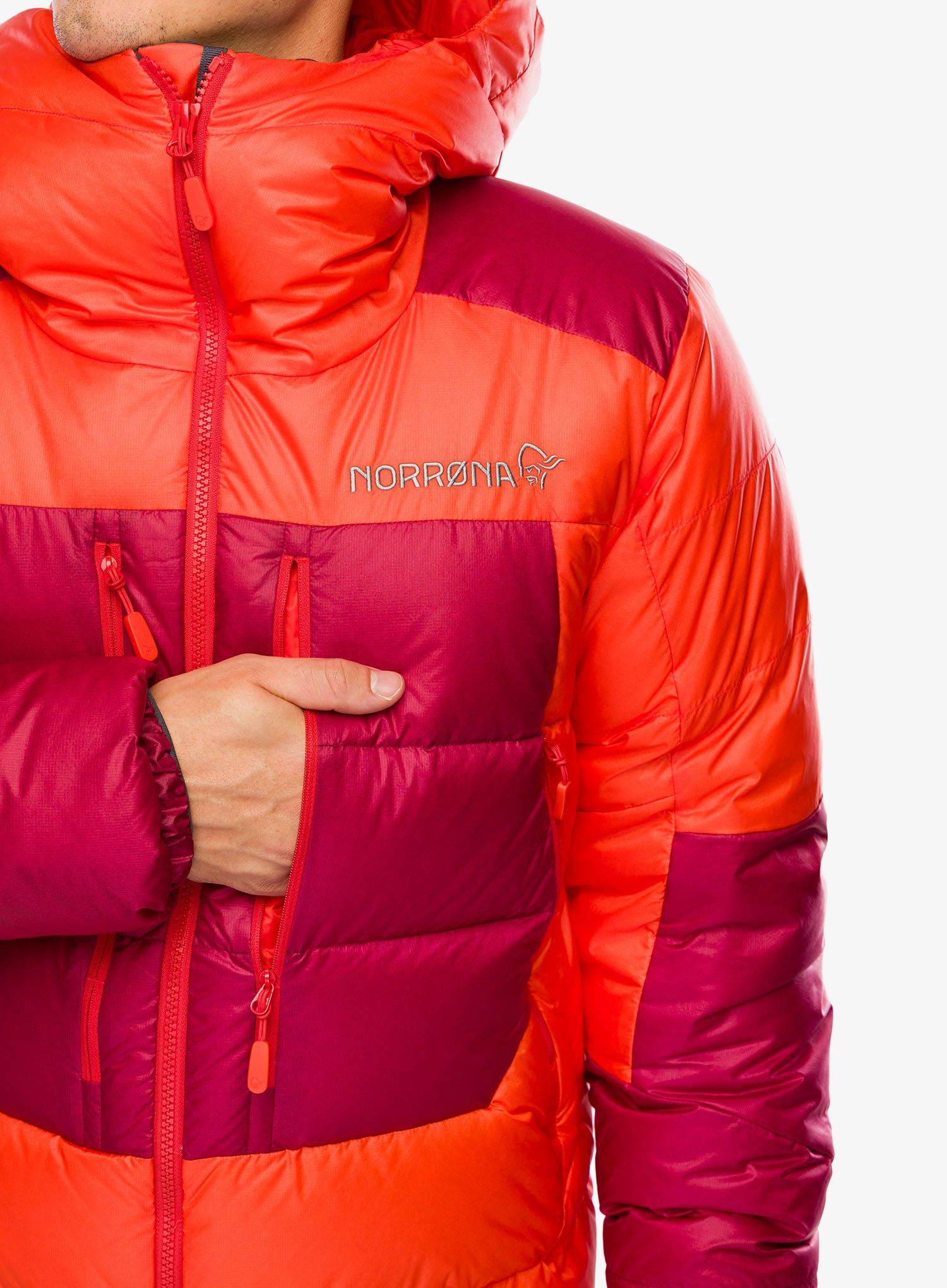 Пуховик Norrona Trollveggen Down800 Hood - adrenalin/adrenalin