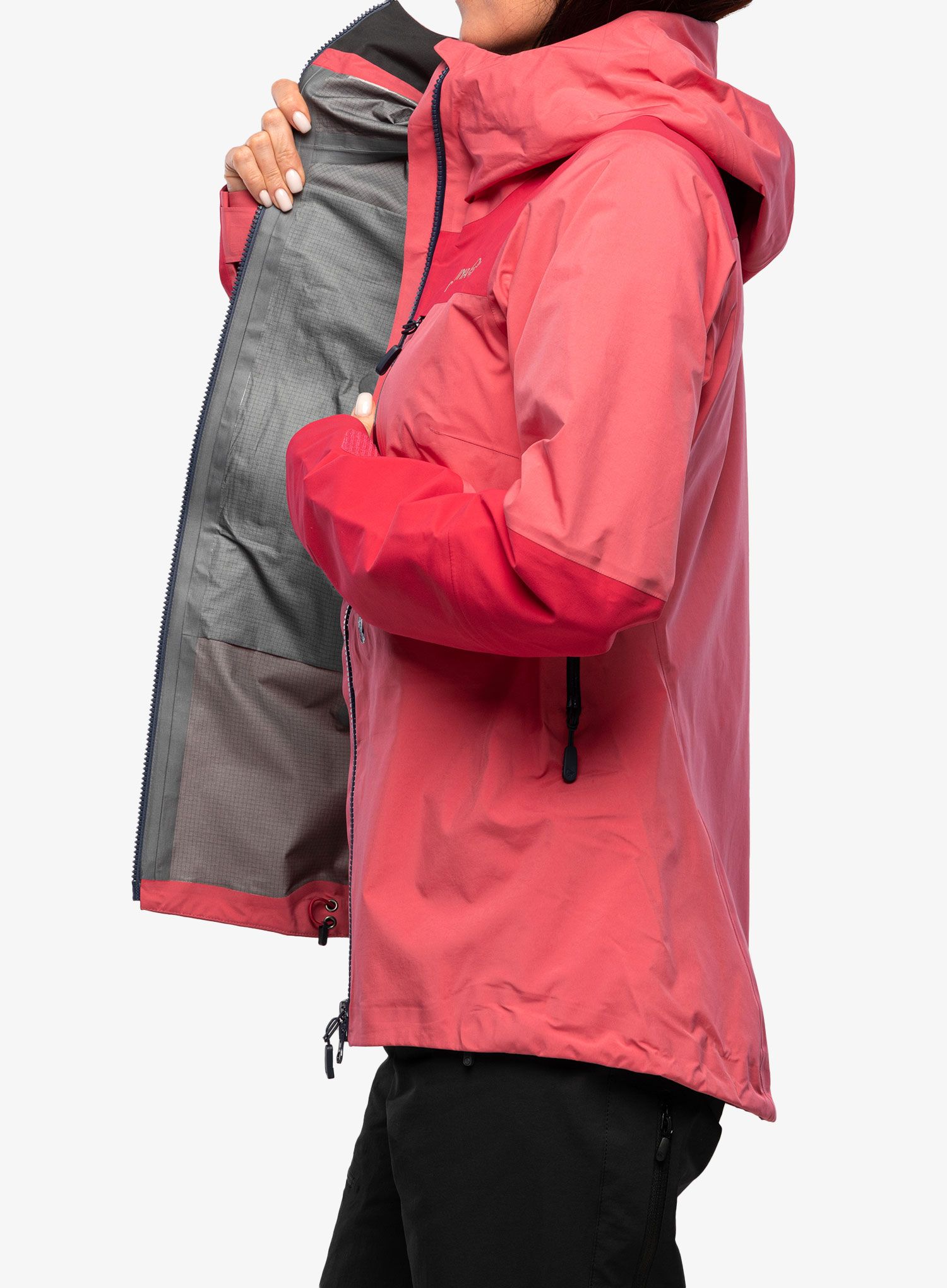 Куртка жіноча Norrona Trollveggen Gore-Tex Pro Light Jacket - honeysuckle/virtual pink
