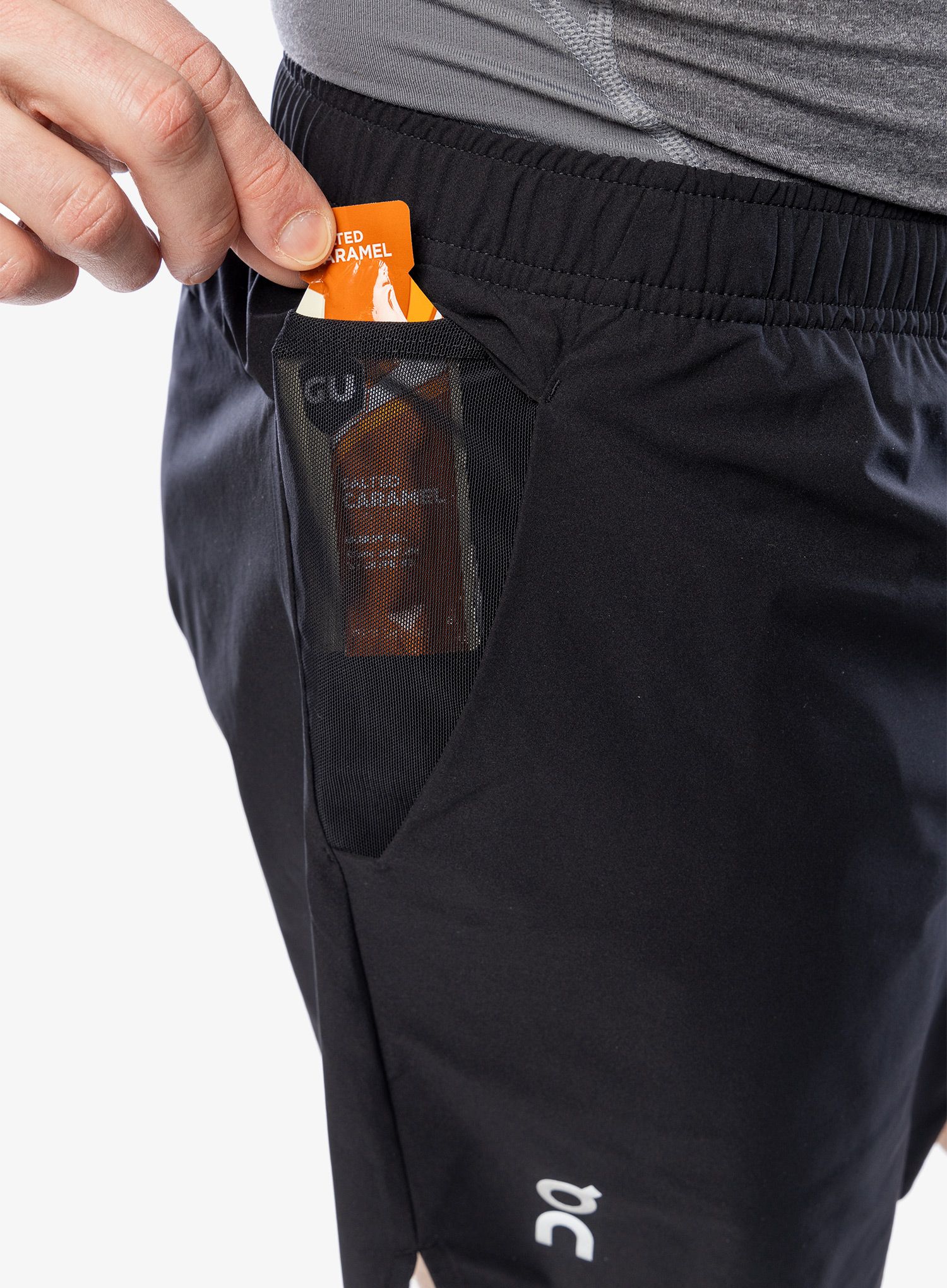Шорти для бігу On Essential Shorts - black