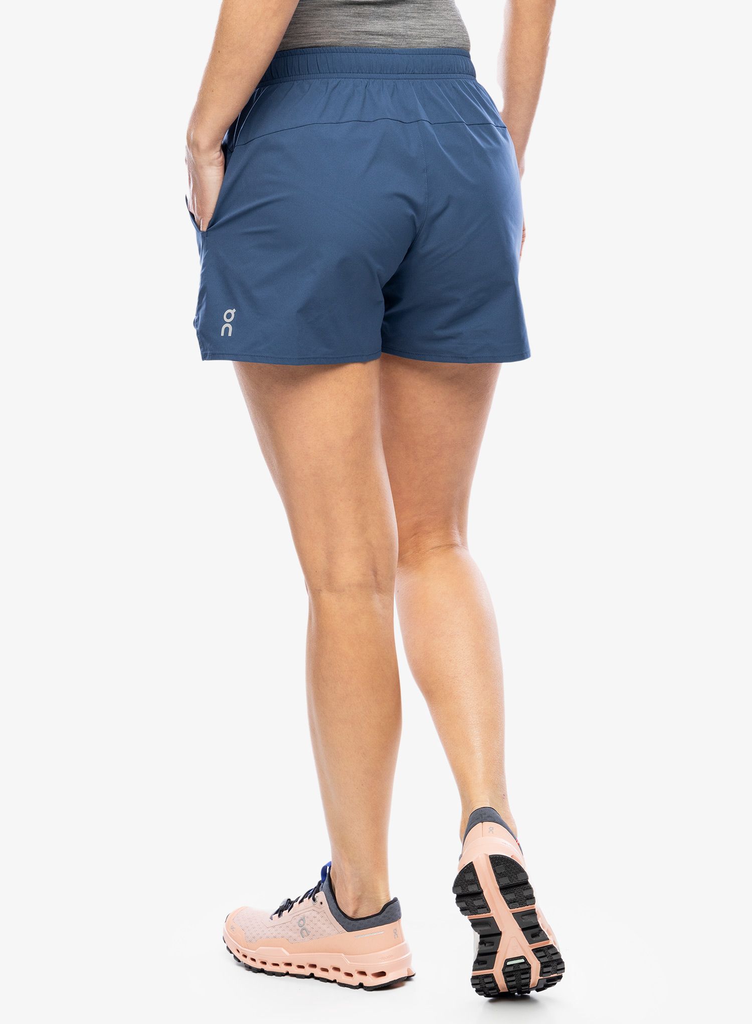 Шорти для бігу жіночі On Essential Shorts - navy