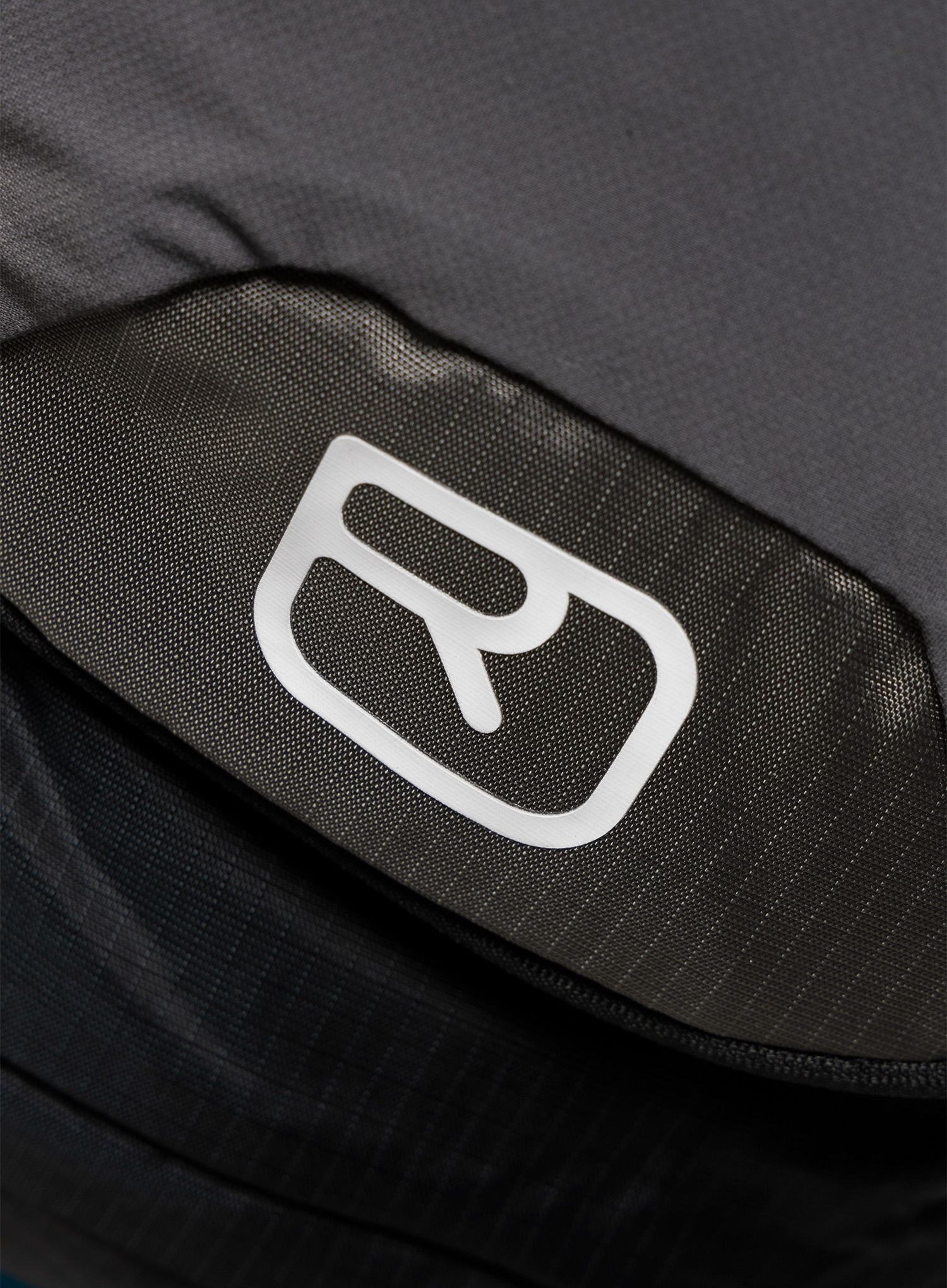 Рюкзак туристичний Ortovox Traverse 40 - black raven