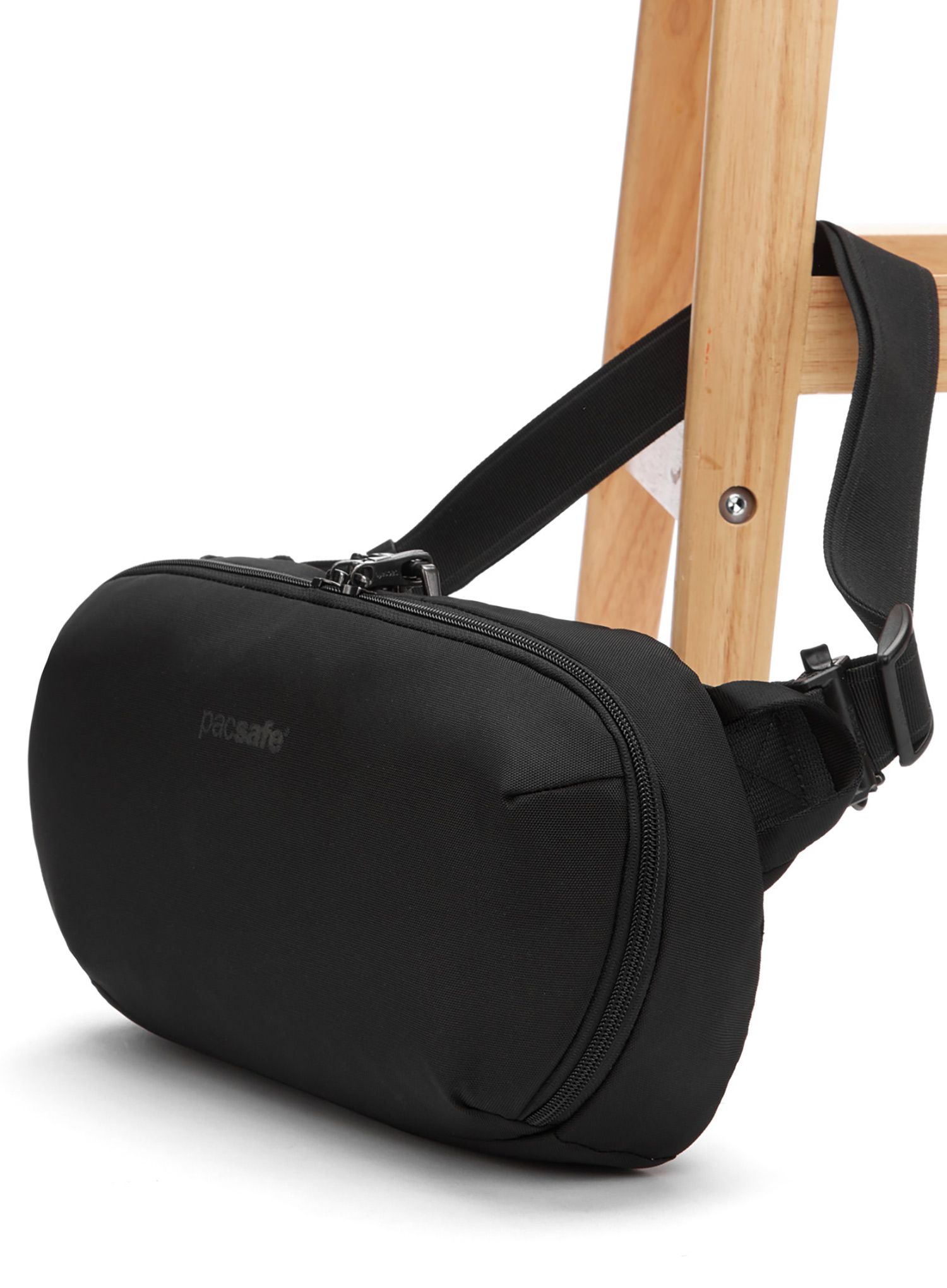 Сумочка поясна Pacsafe Metrosafe X - black