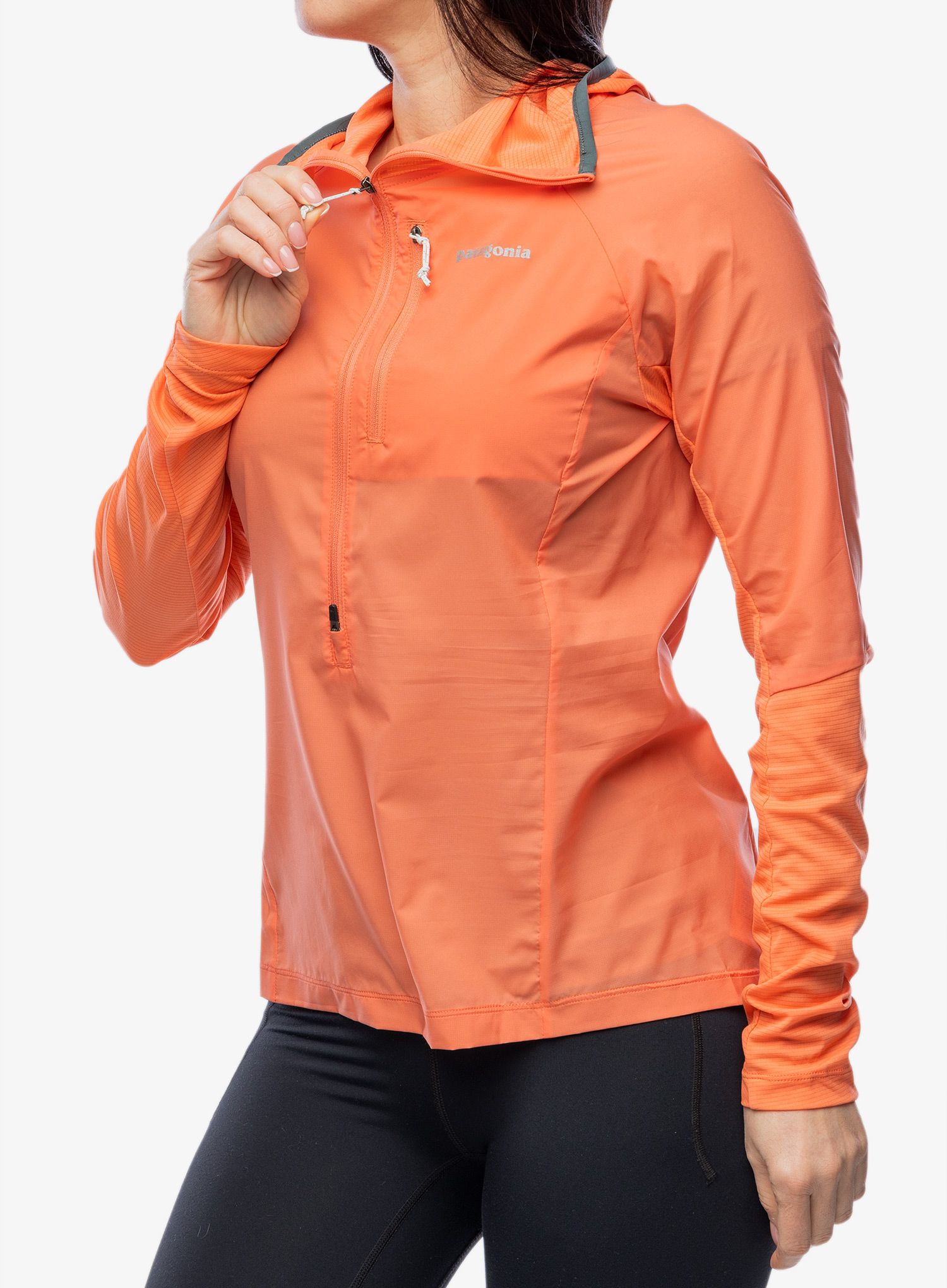Куртка для бігу жіноча Patagonia Airshed Pro Pullover - coho coral