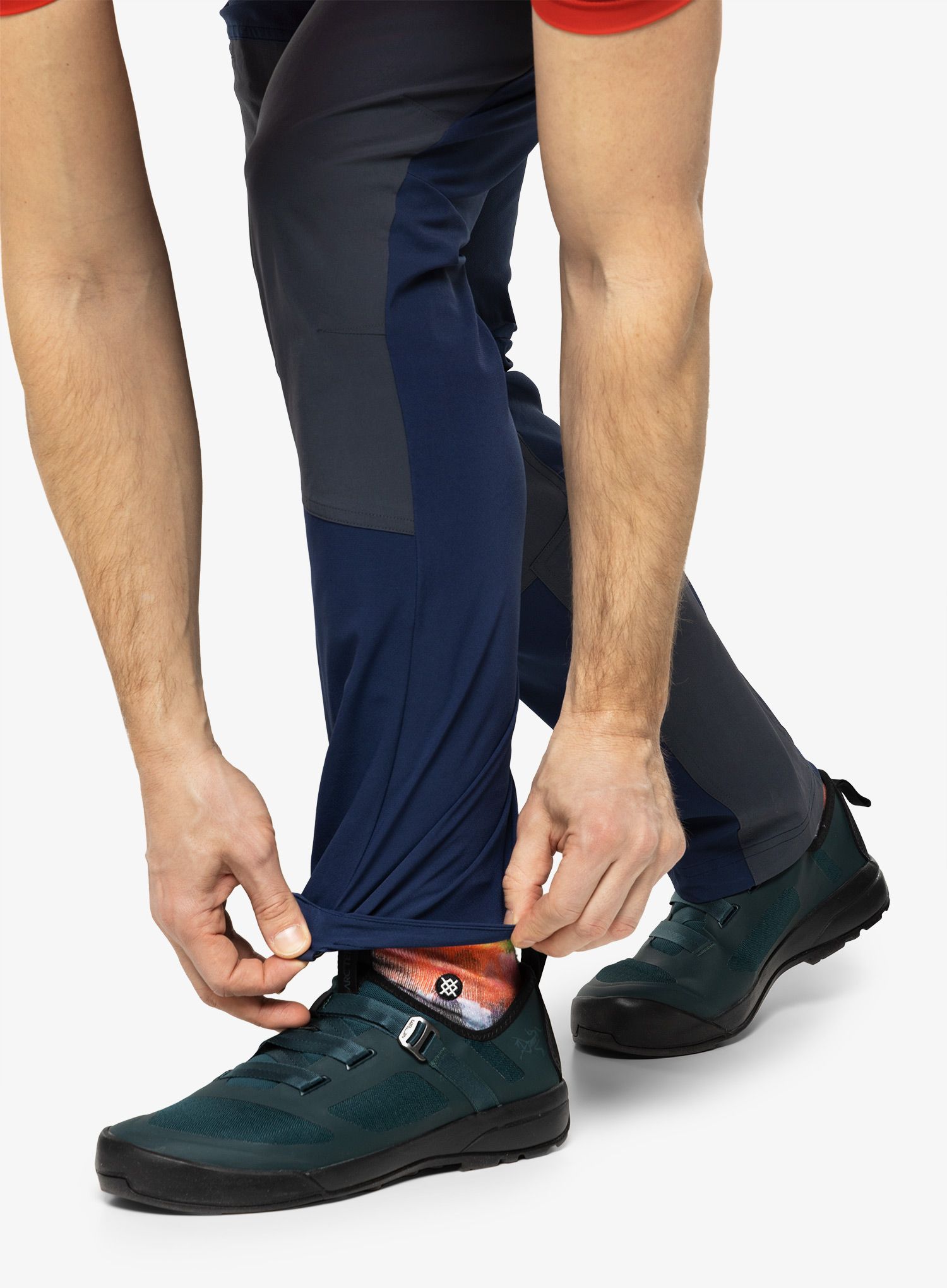 Штани трекінгові Patagonia Altvia Alpine Pants - classic navy