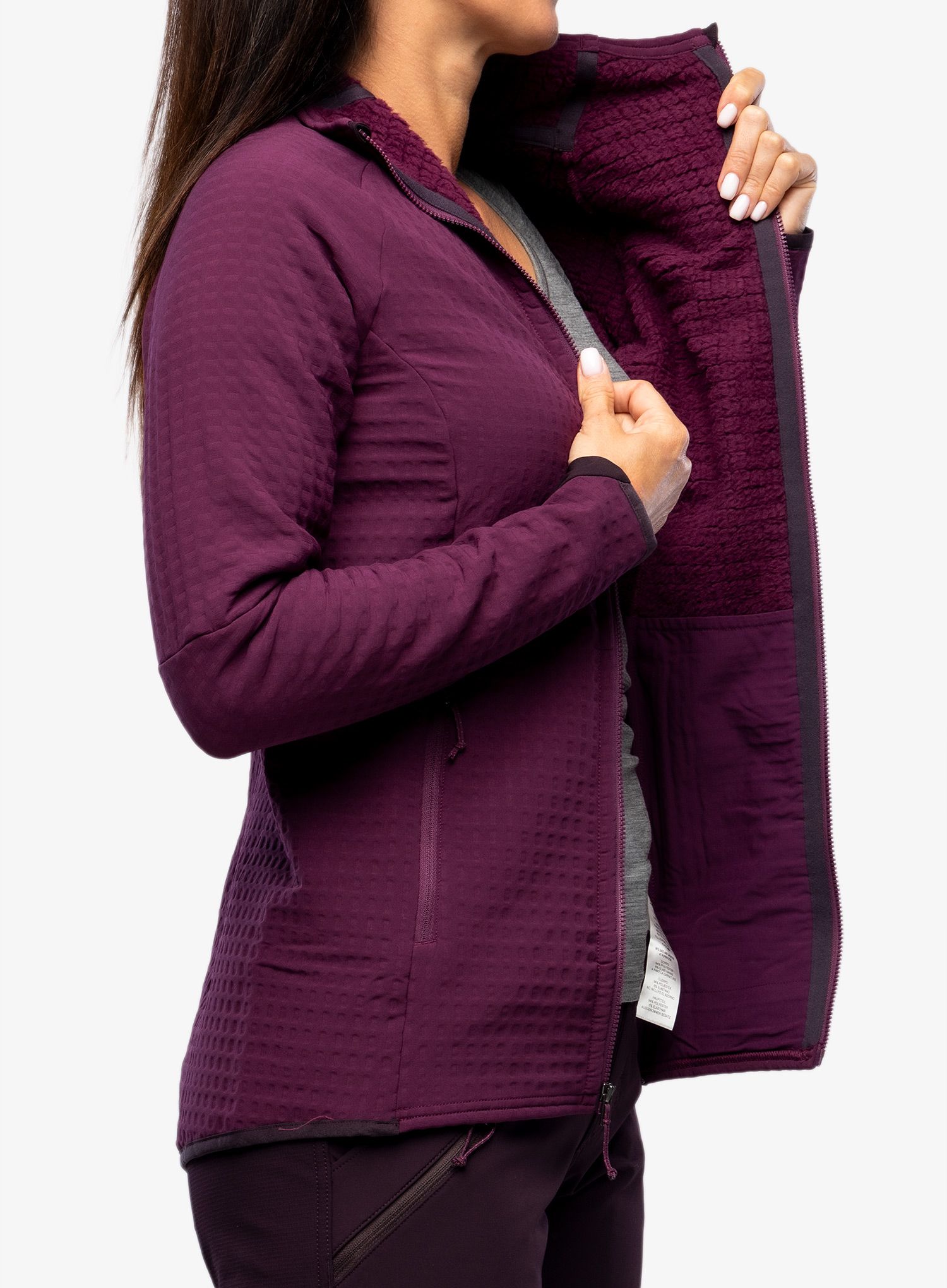 Куртка жіноча Patagonia R2 TechFace Jkt - night plum