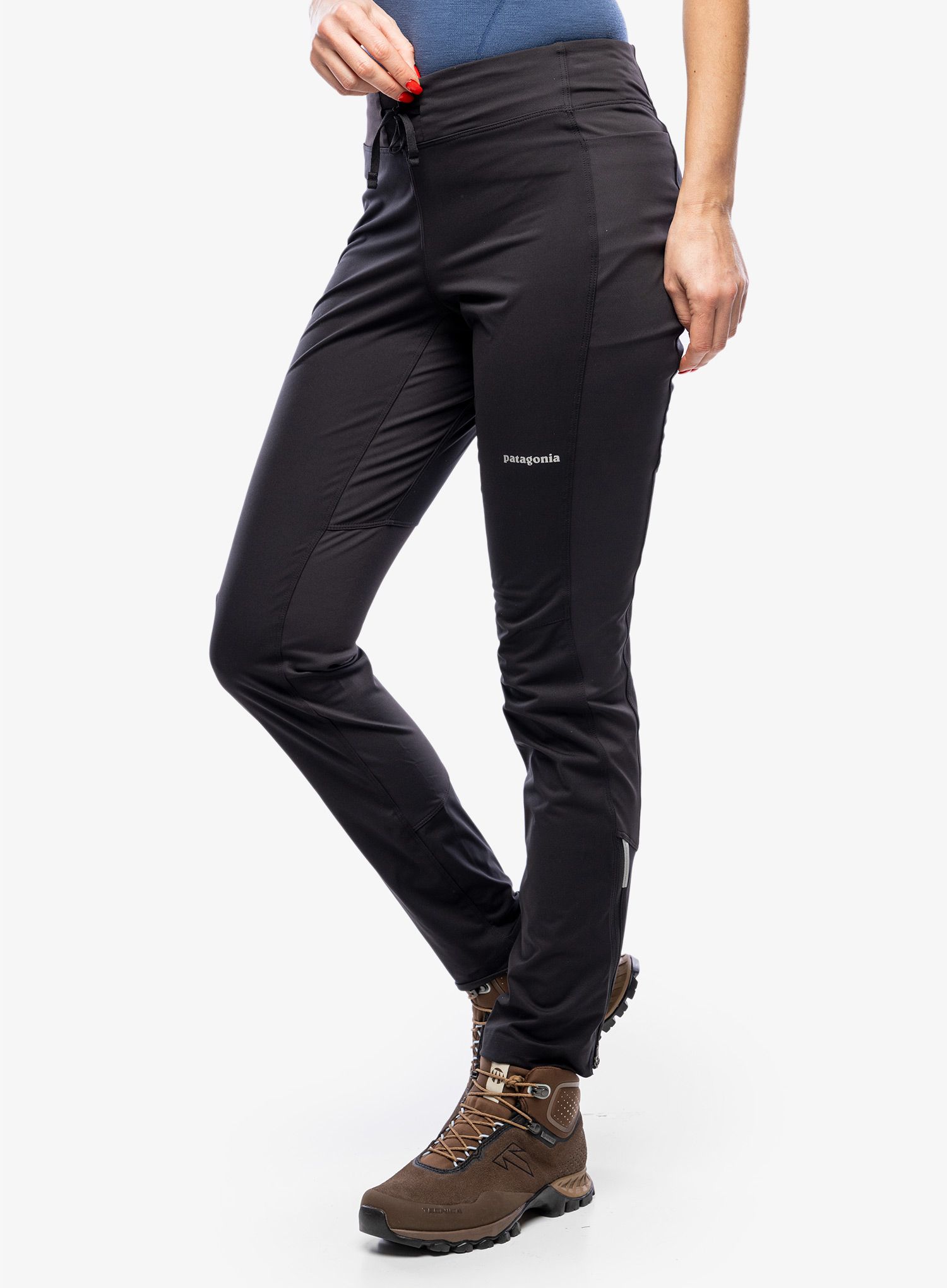 Штани softshell жіночі Patagonia Wind Shield Pants - black