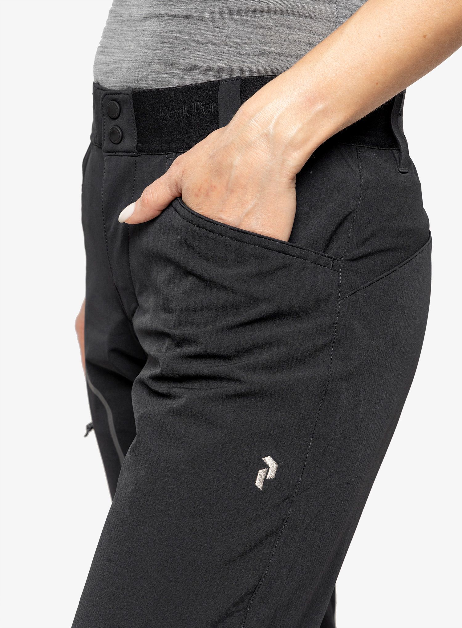 Штани softshell жіночі Peak Performance Light SS Scale Pants - black
