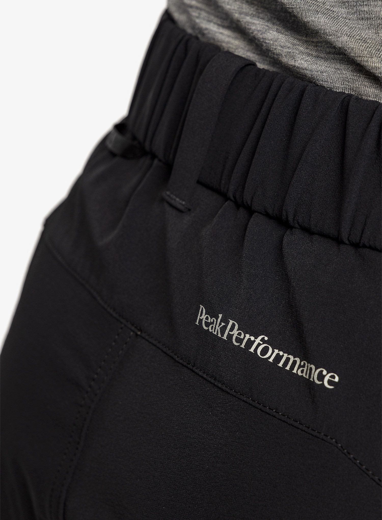Шорти жіночі Peak Performance Stretch Trek Shorts - black
