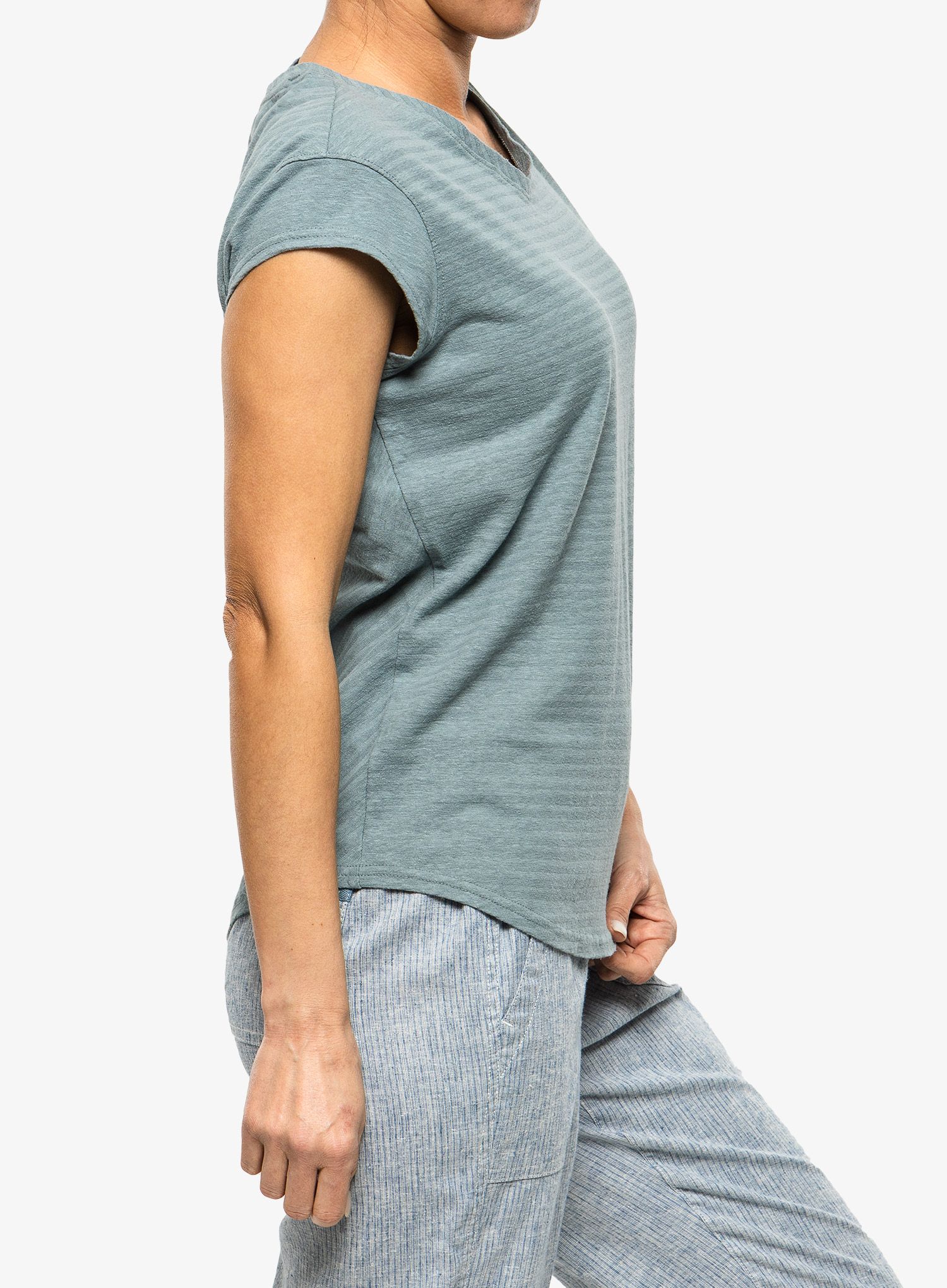 Футболка жіноча Royal Robbins Vacationer V-Neck SS - lt slate
