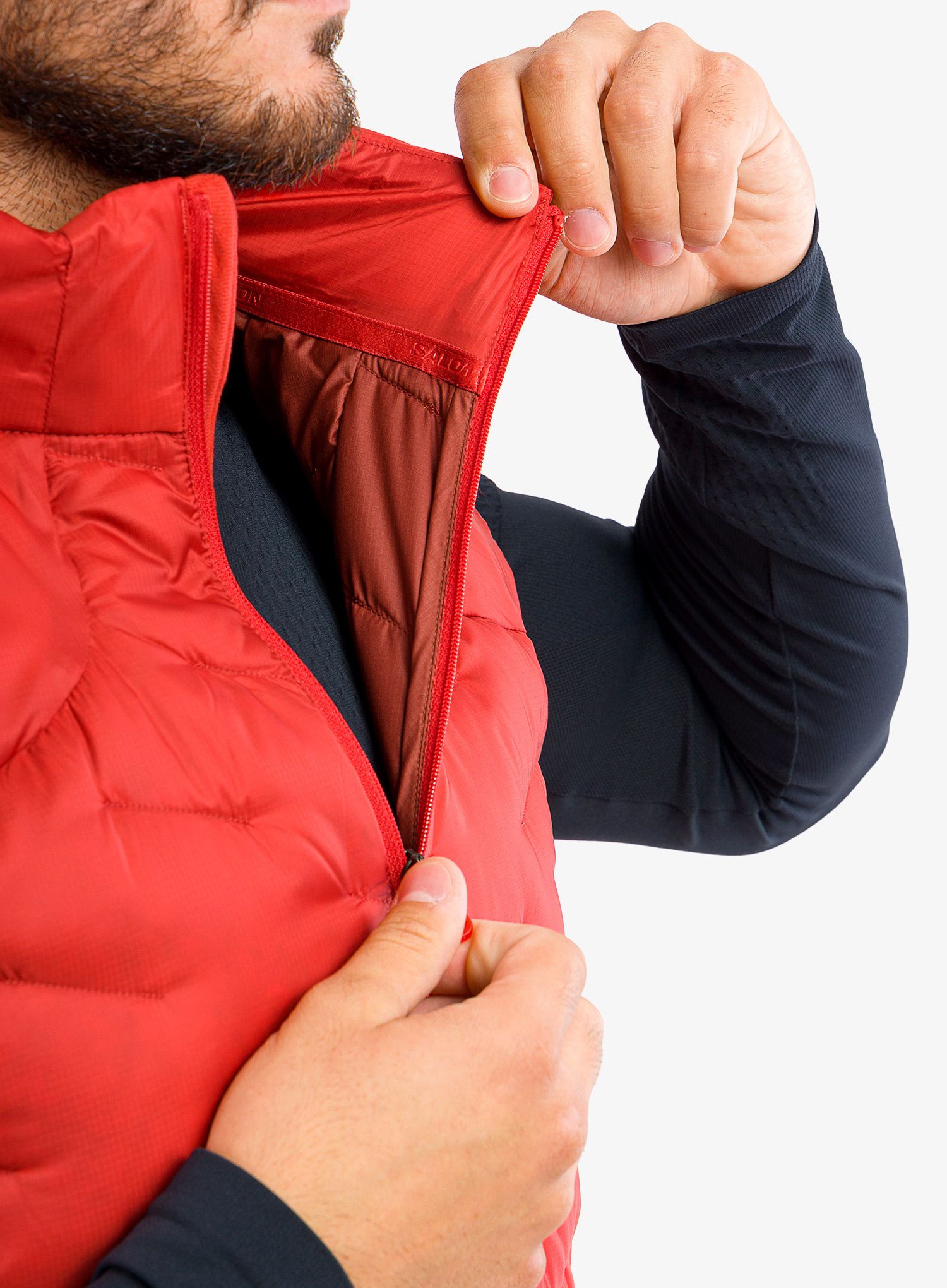 Жилет пуховий Salomon Outline Down Vest - samba/madder brown