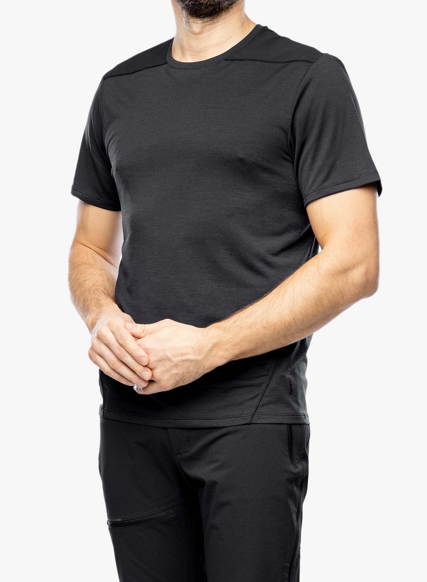 Швидковисихаюча футболка Salomon Outline SS Tee - deep black
