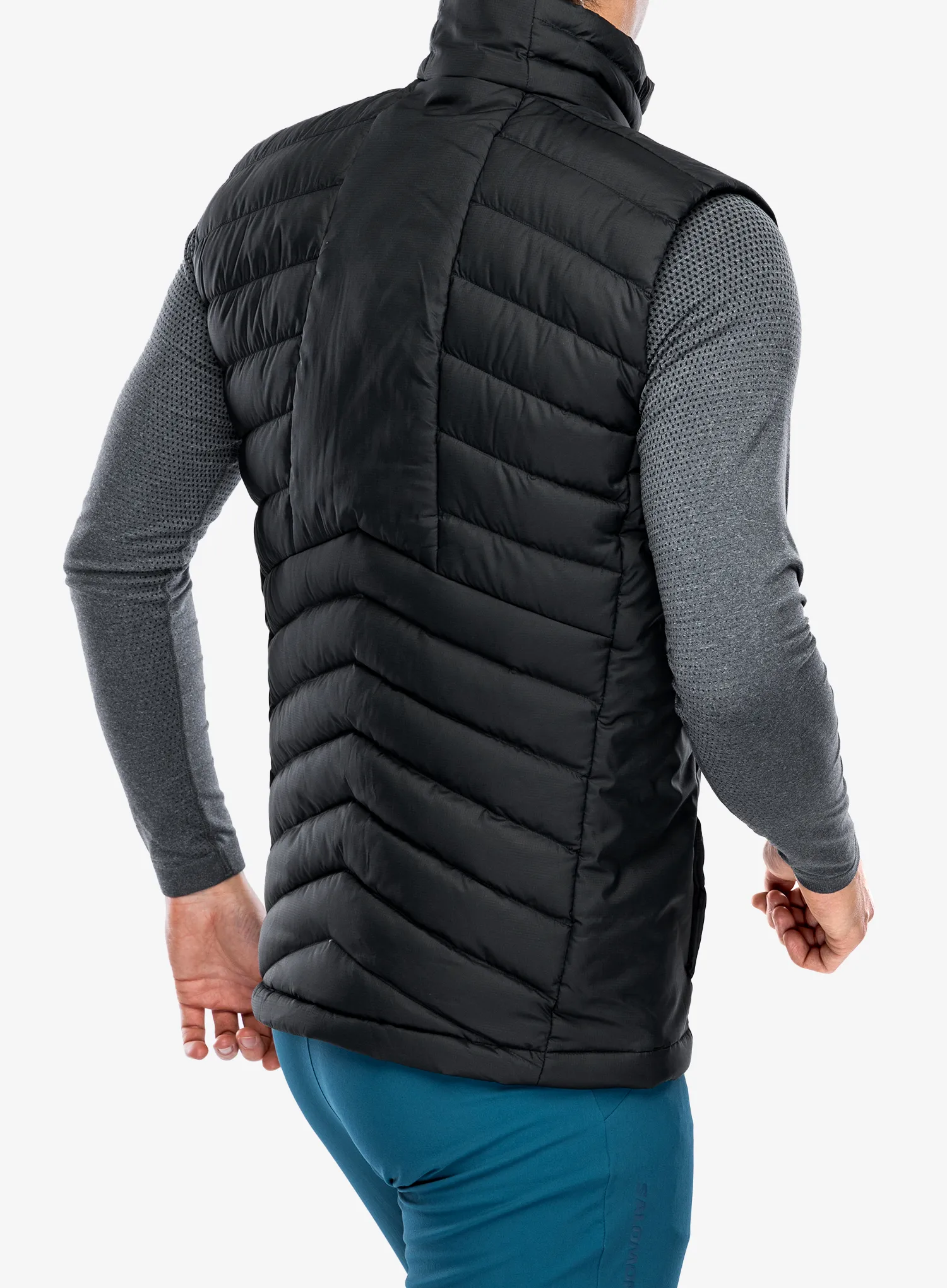 Жилет Salomon Essential Xwarm Down Vest - black