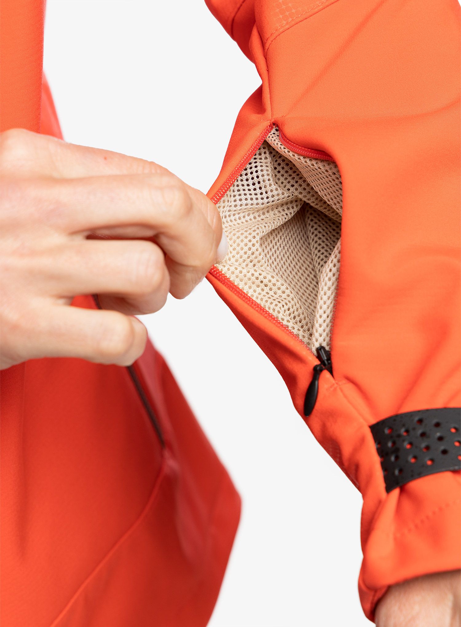 Куртка жіноча Vaude All Year Elope Softshell Jacket - flame