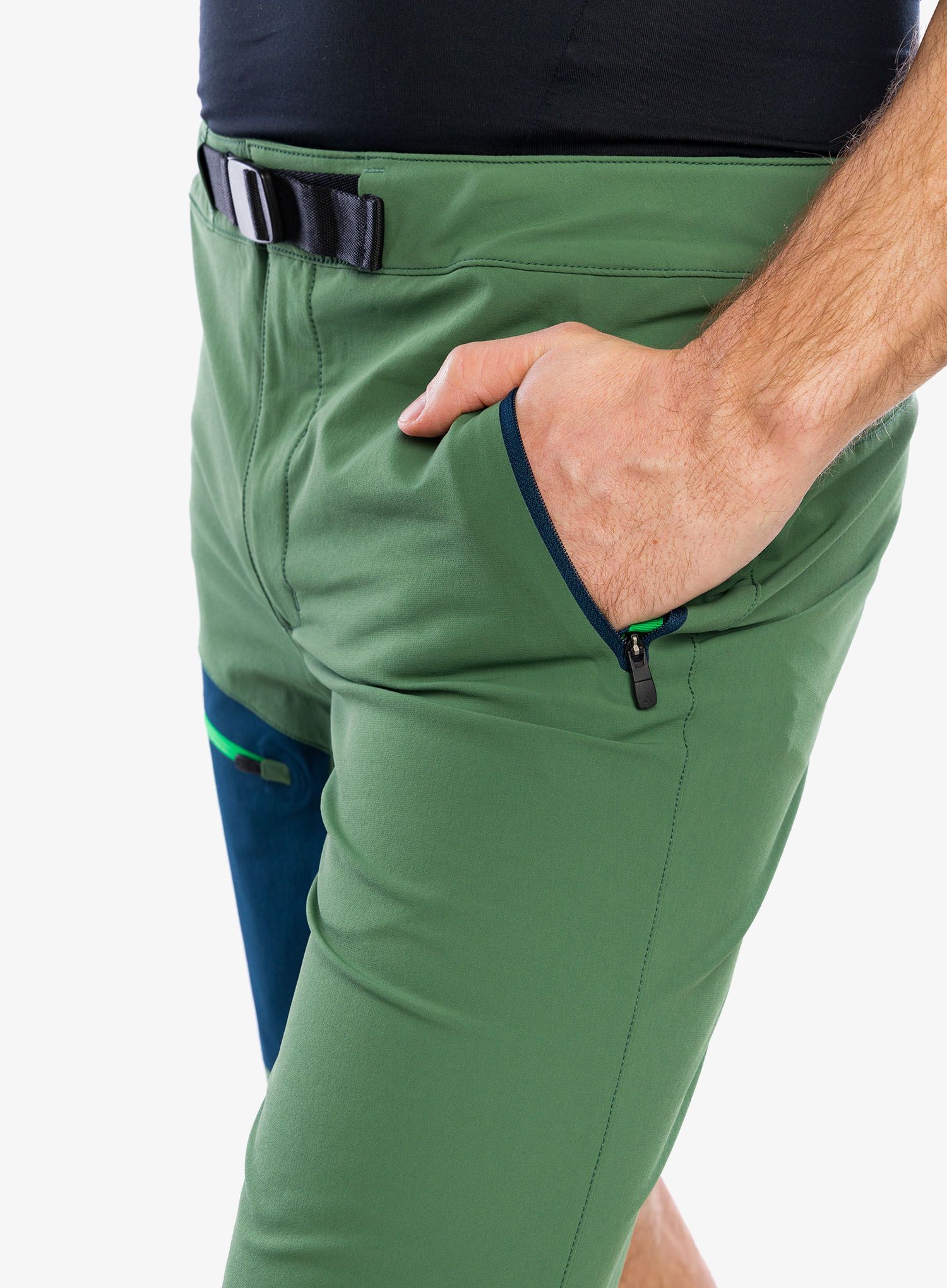 Шорти туристичні Vaude Badile Shorts - woodland/dark sea