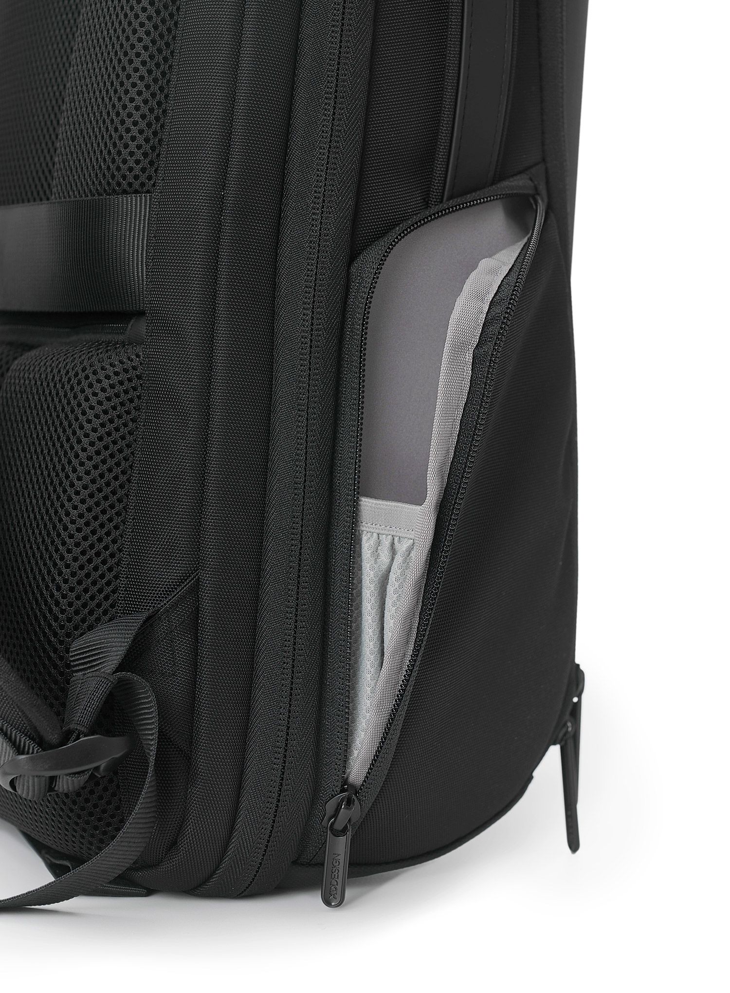 Рюкзак міський XD Design Bizz Backpack - black