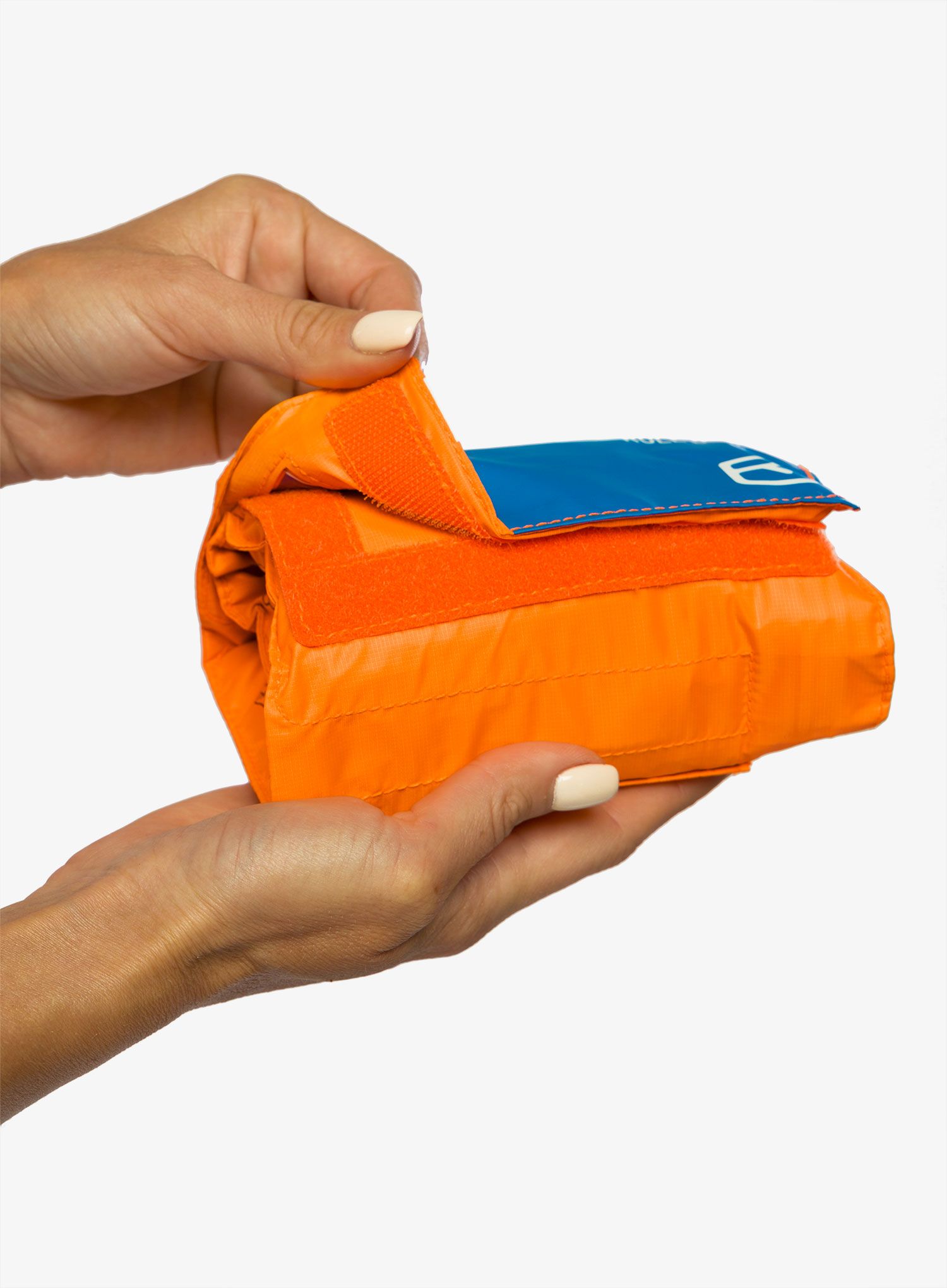 Аптечка Ortovox First Aid Roll Doc Mid - shocking orange