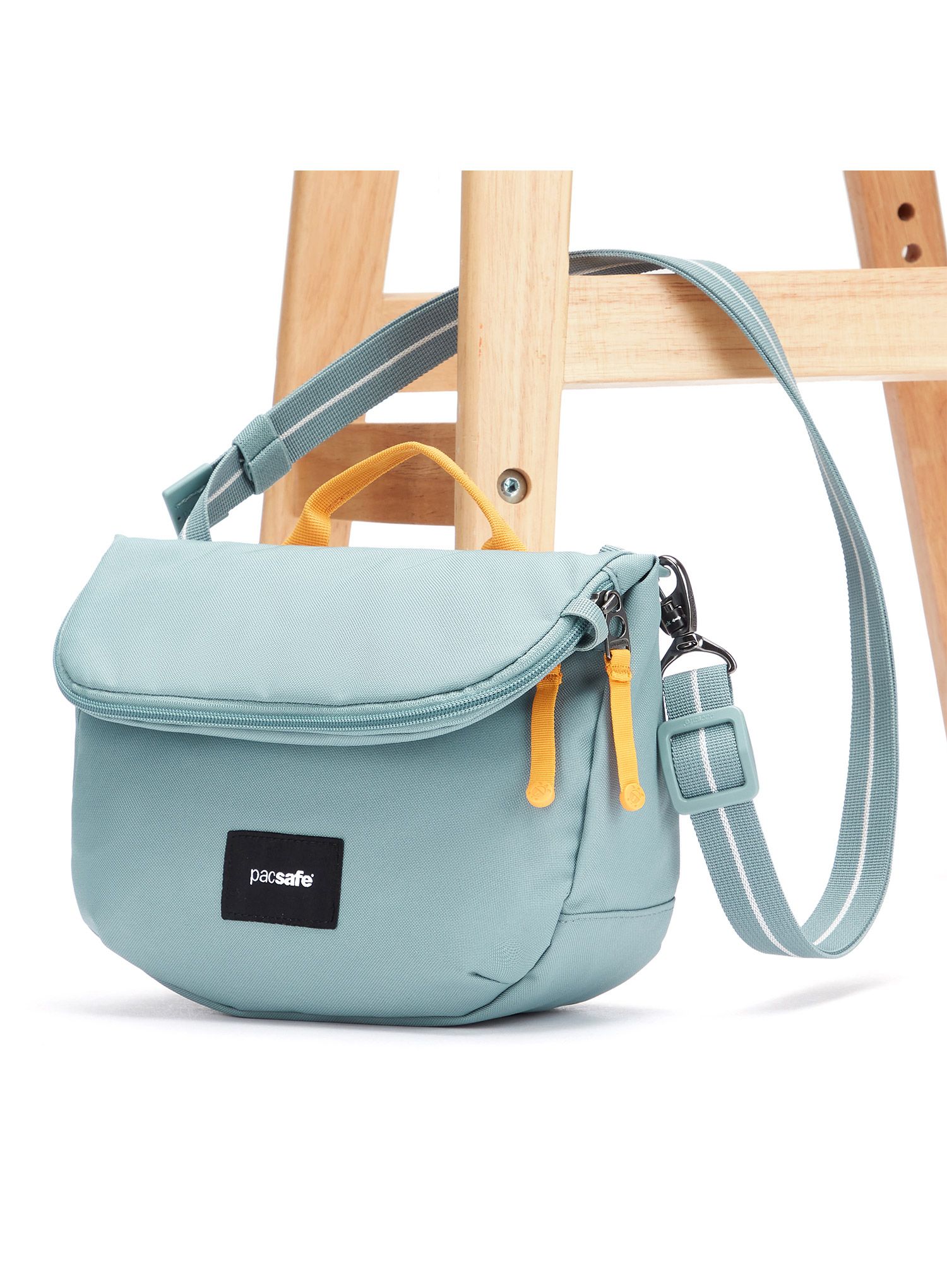 Барсетка Pacsafe Go Saddle Crossbody - fresh mint