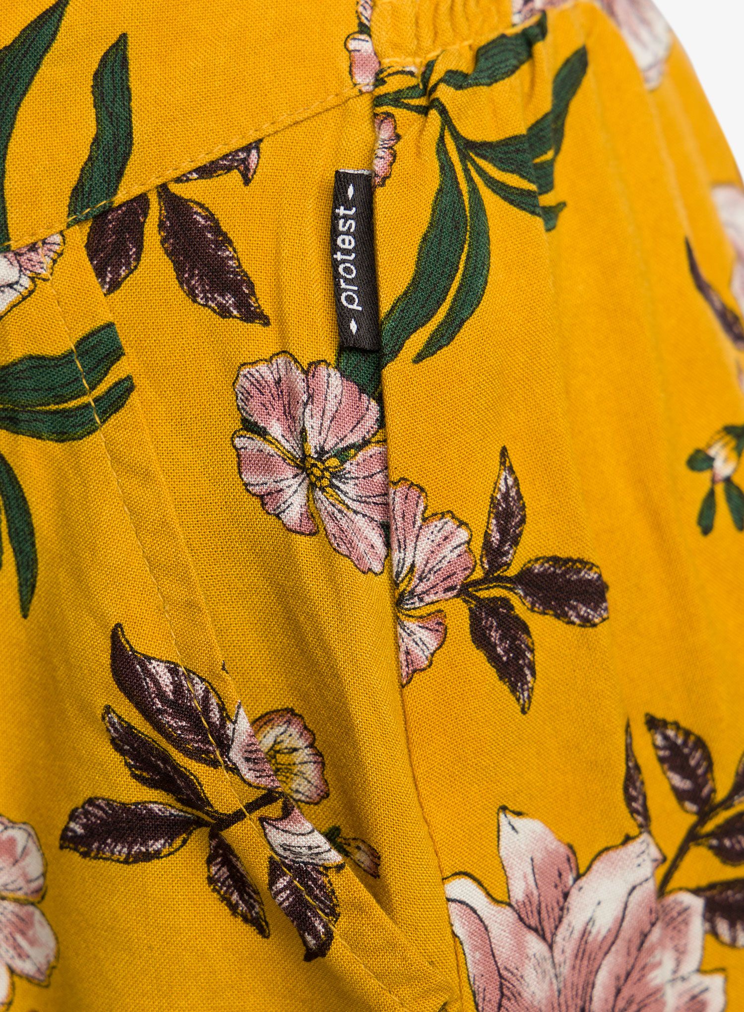 Шорти жіночі Protest Prtmahi Shorts - tumeric yellow