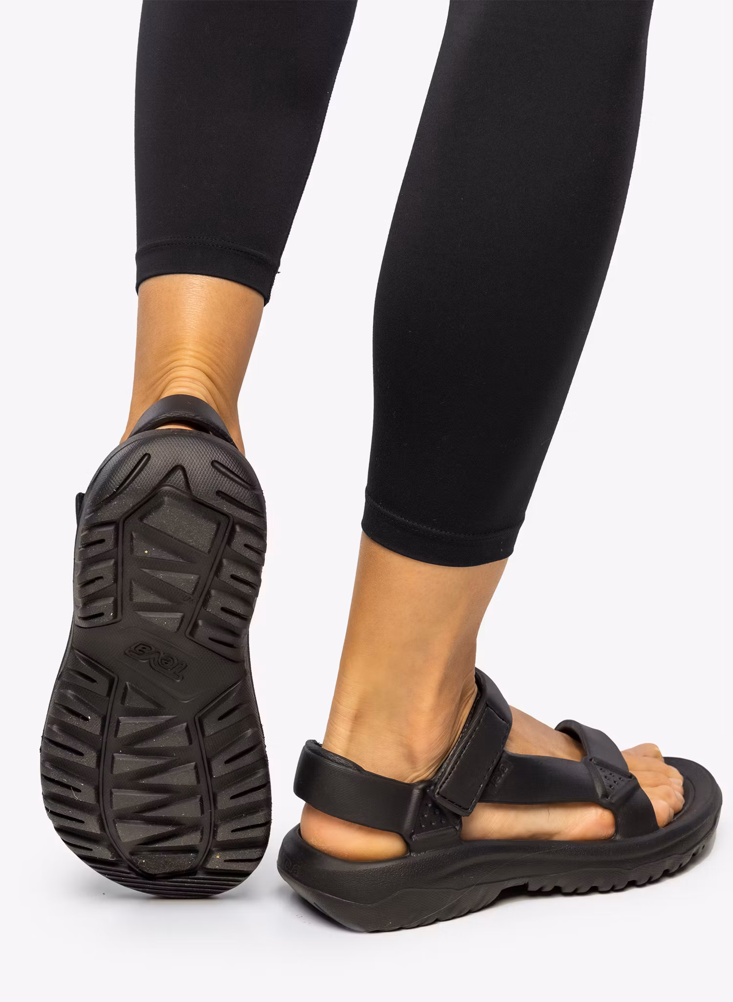 SANTA ANA WINDS,メロハー,STEVE OVERLAND,新品 Сандалі туристичні жіночі Teva Hurricane Drift - black/black | 8a.ua