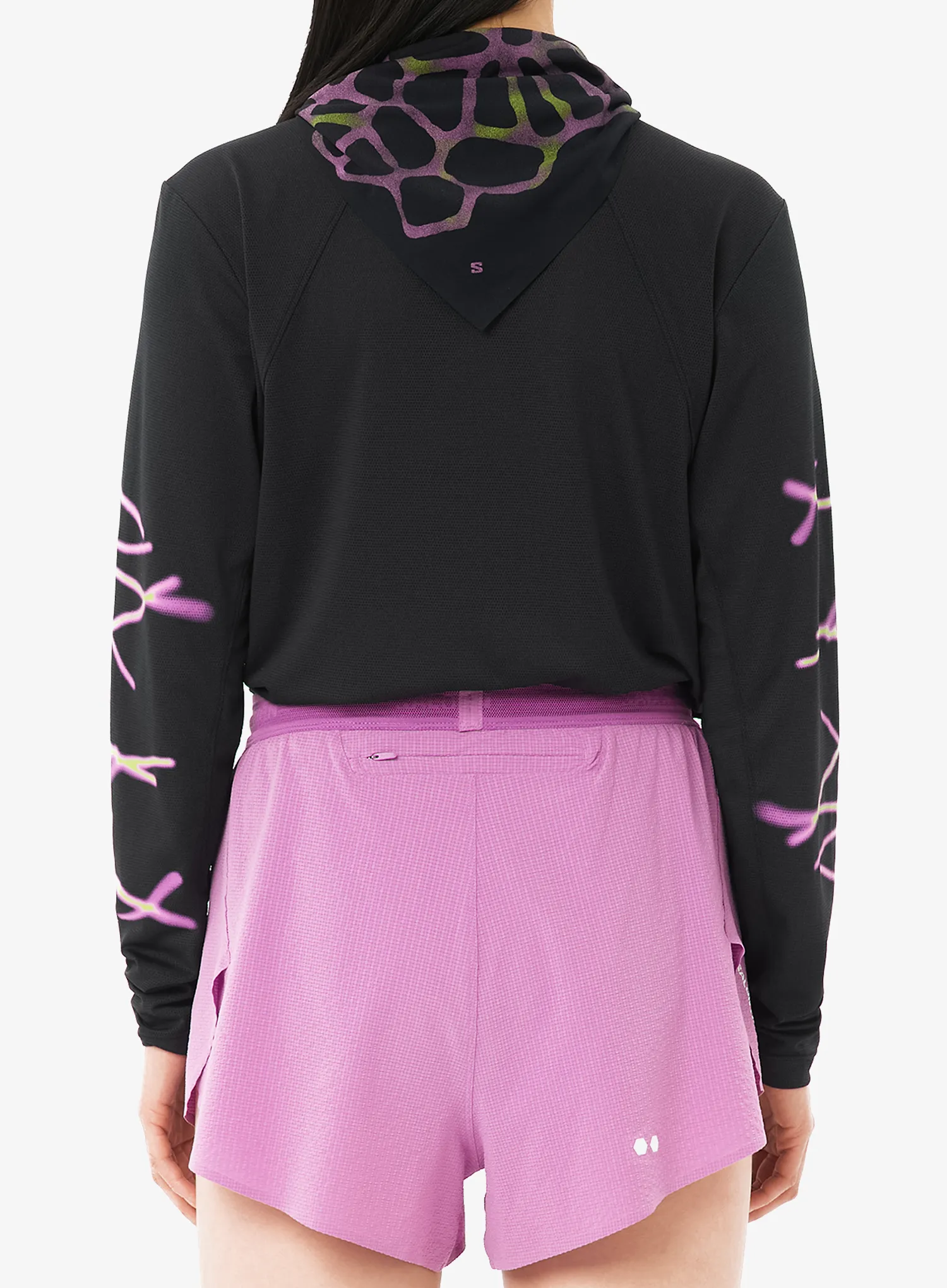 Кофта жіноча без каптура Salomon Shkout Core LS TEE GFX - deep black