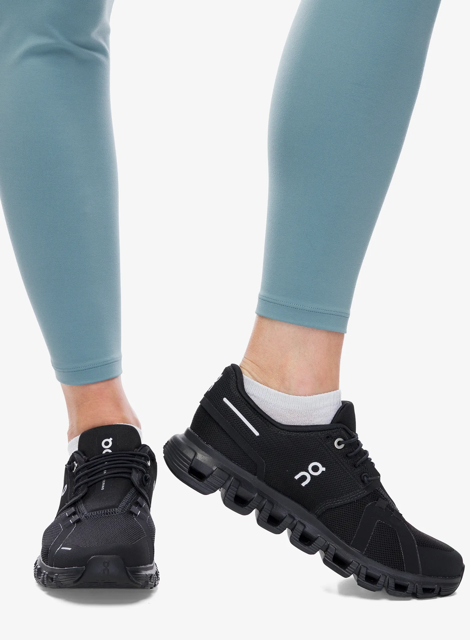 Черевики жіночі On Cloud 6 - black/black/black