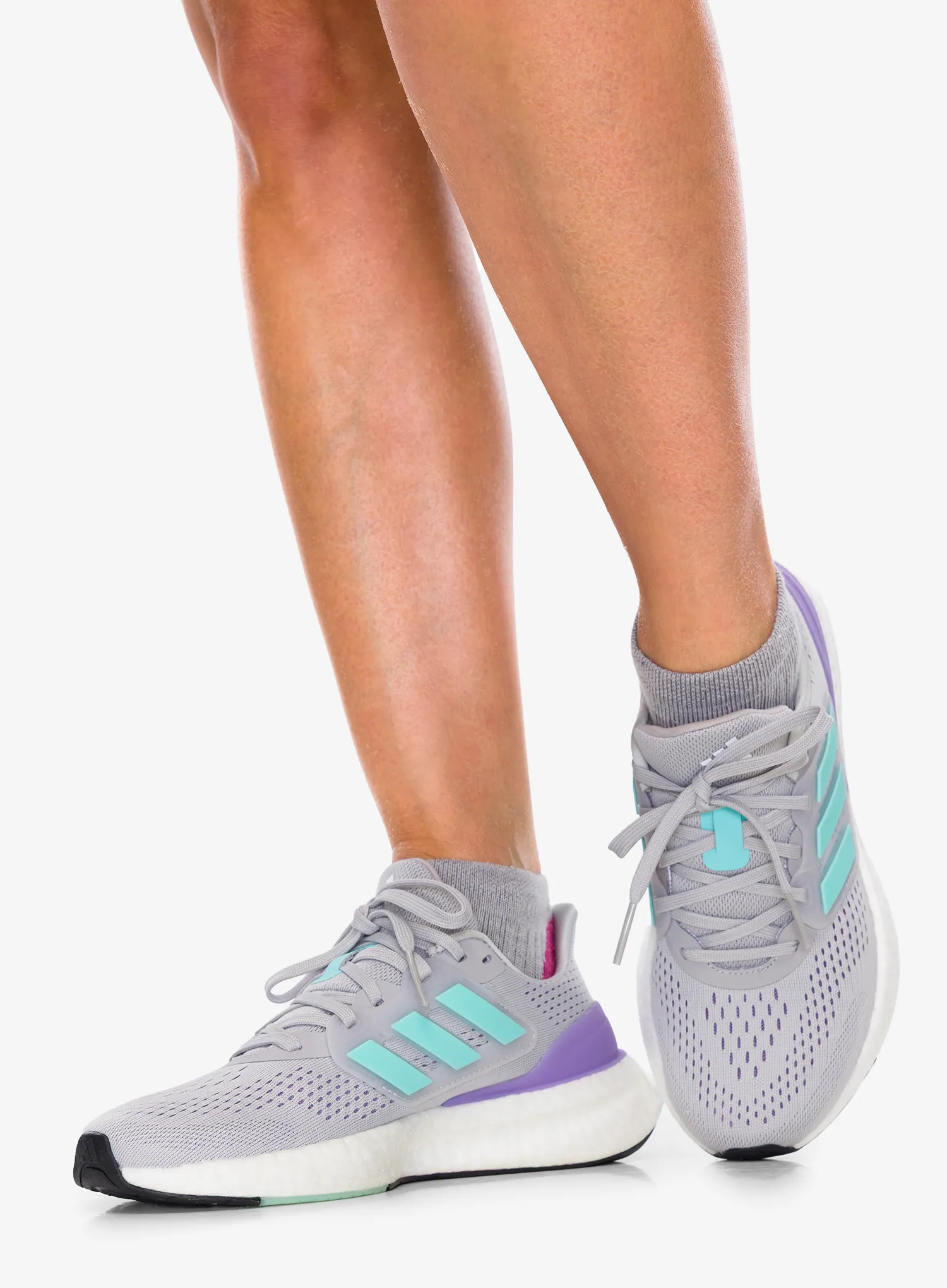 Кросівки для бігу жіночі adidas Pureboost 23 - gretwo/flaaqu/ftwwht
