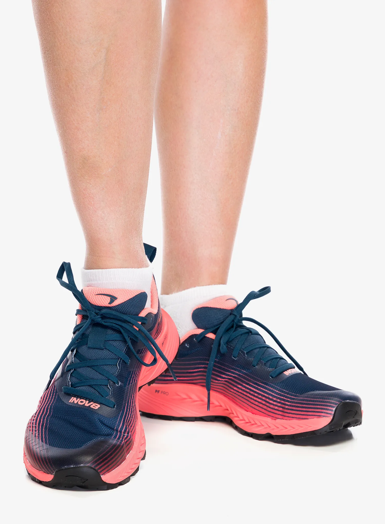 Кросівки для бігу жіночі Inov-8 TrailFly Speed Wide - navy/coral