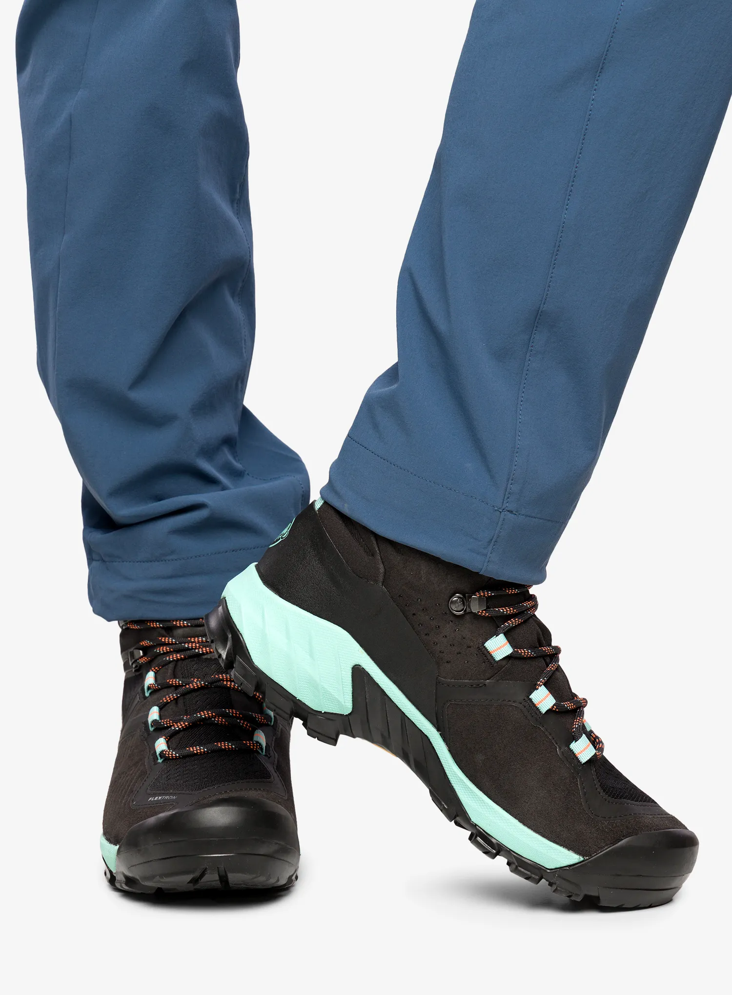 Черевики трекінгові жіночі Mammut Sapuen High GTX - black/dark frosty