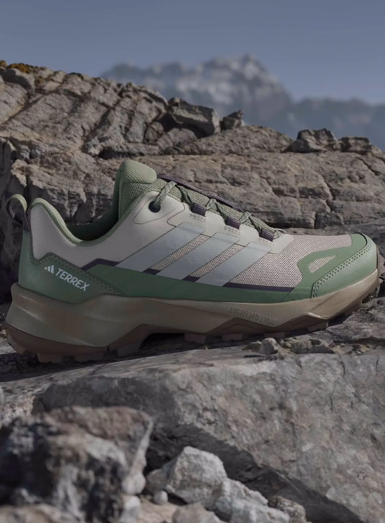 Черевики туристичні жіночі adidas TERREX Skychaser AX5 - wonder alumina/grey two/green