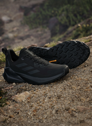 Черевики туристичні жіночі низькі adidas TERREX Trailmaker 2 - core blk/grey four/colleg gold