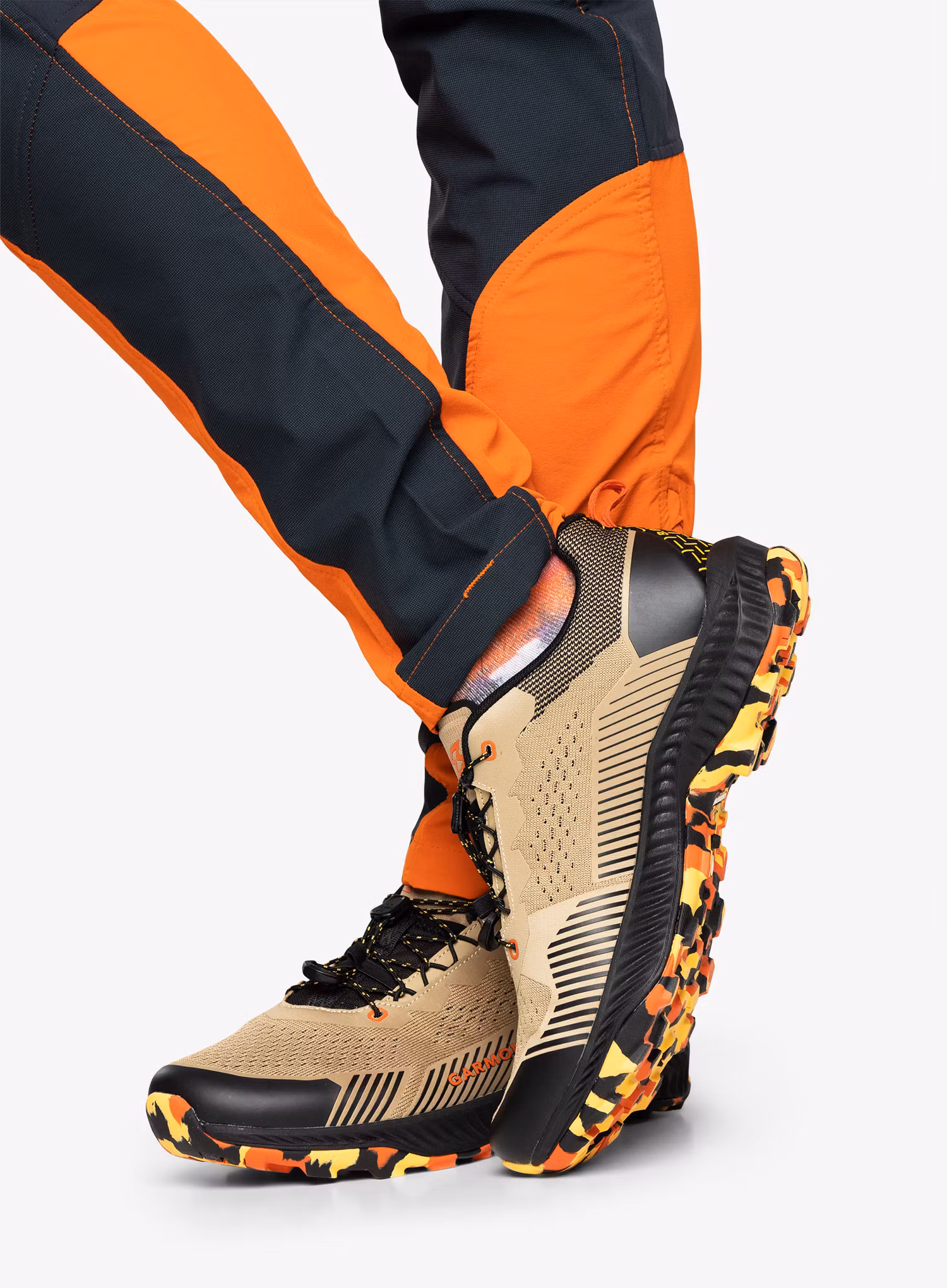 Черевики туристичні Garmont 9.81 Pulse - cornstalk beige/black | 8a.ua