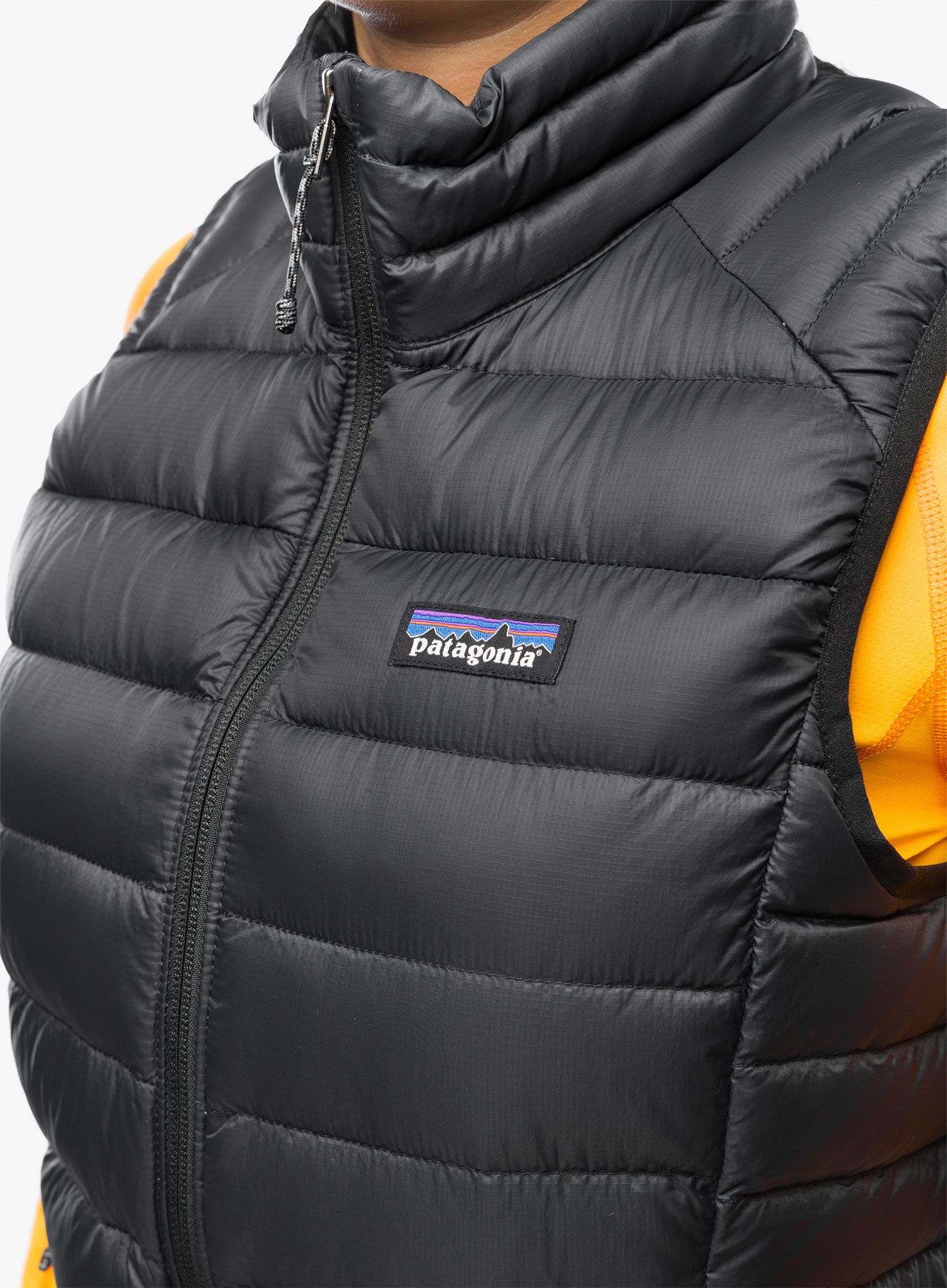 Жилет жіночий Patagonia Down Sweater Vest - black/black