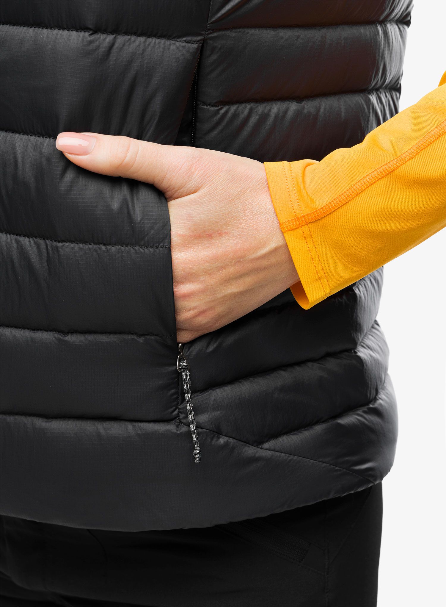 Жилет жіночий Patagonia Down Sweater Vest - black/black