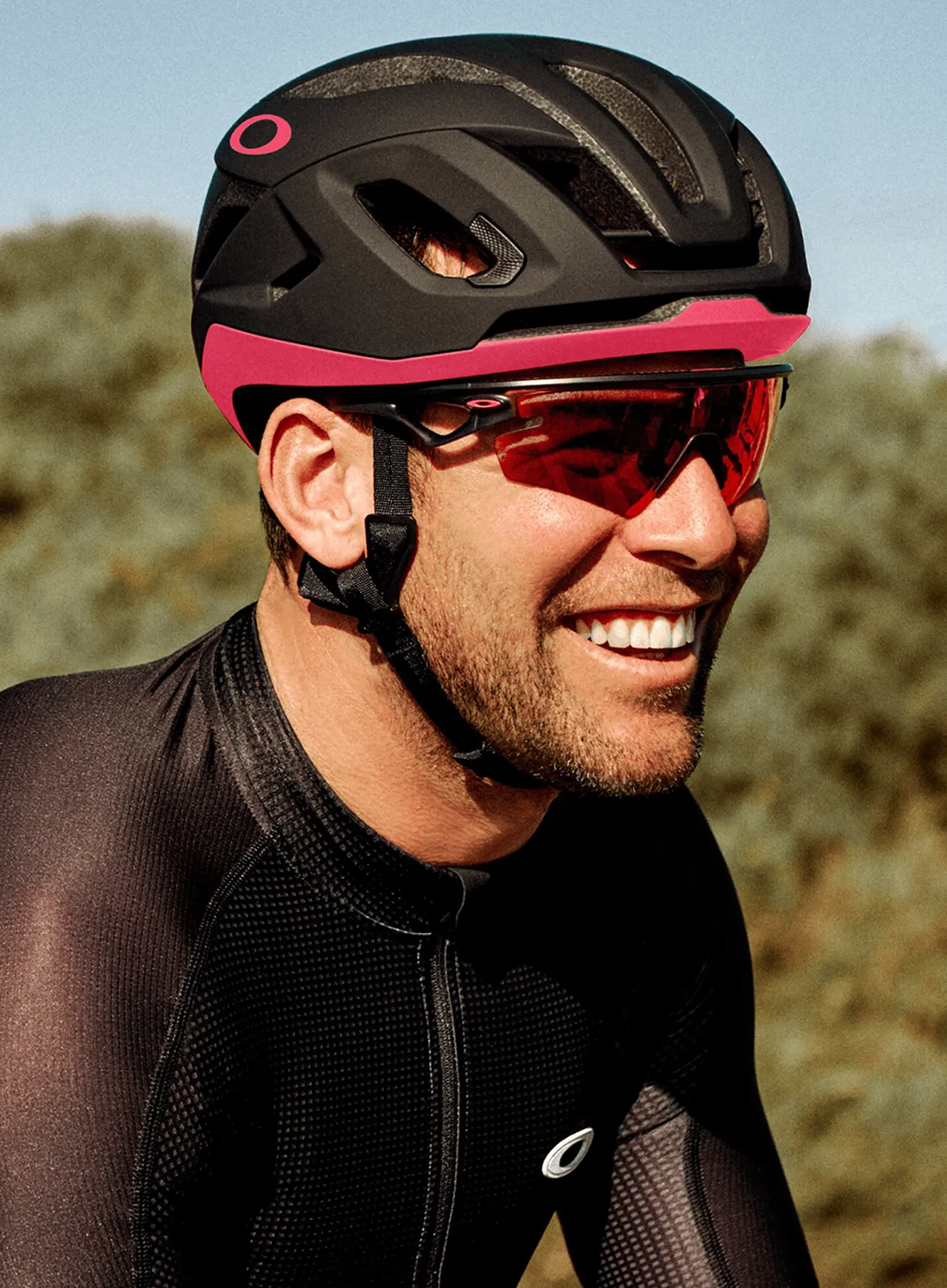Шолом велосипедний Oakley Aro5 Race EU - giro d.italia