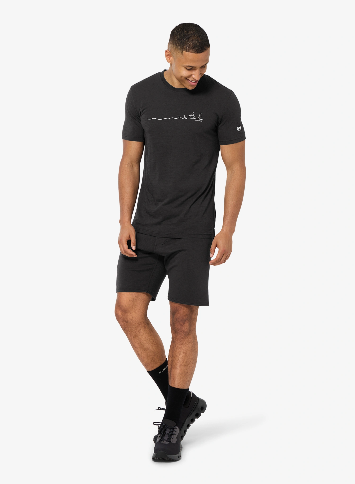 Футболка з принтом Super.natural Tri Tee - jet black/vapor grey
