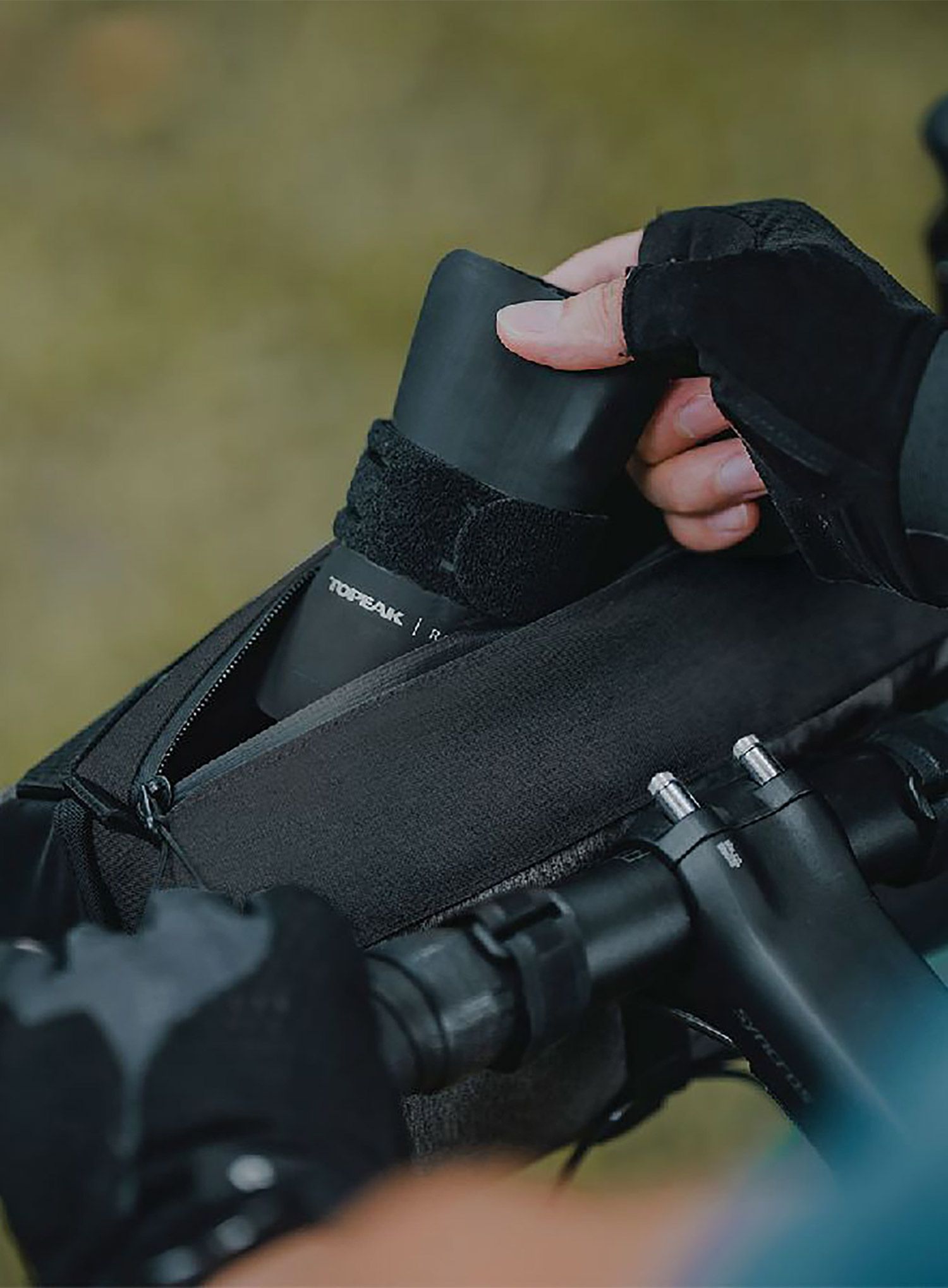 Сумка на кермо Topeak Tubular Barbag 3.8 L - black